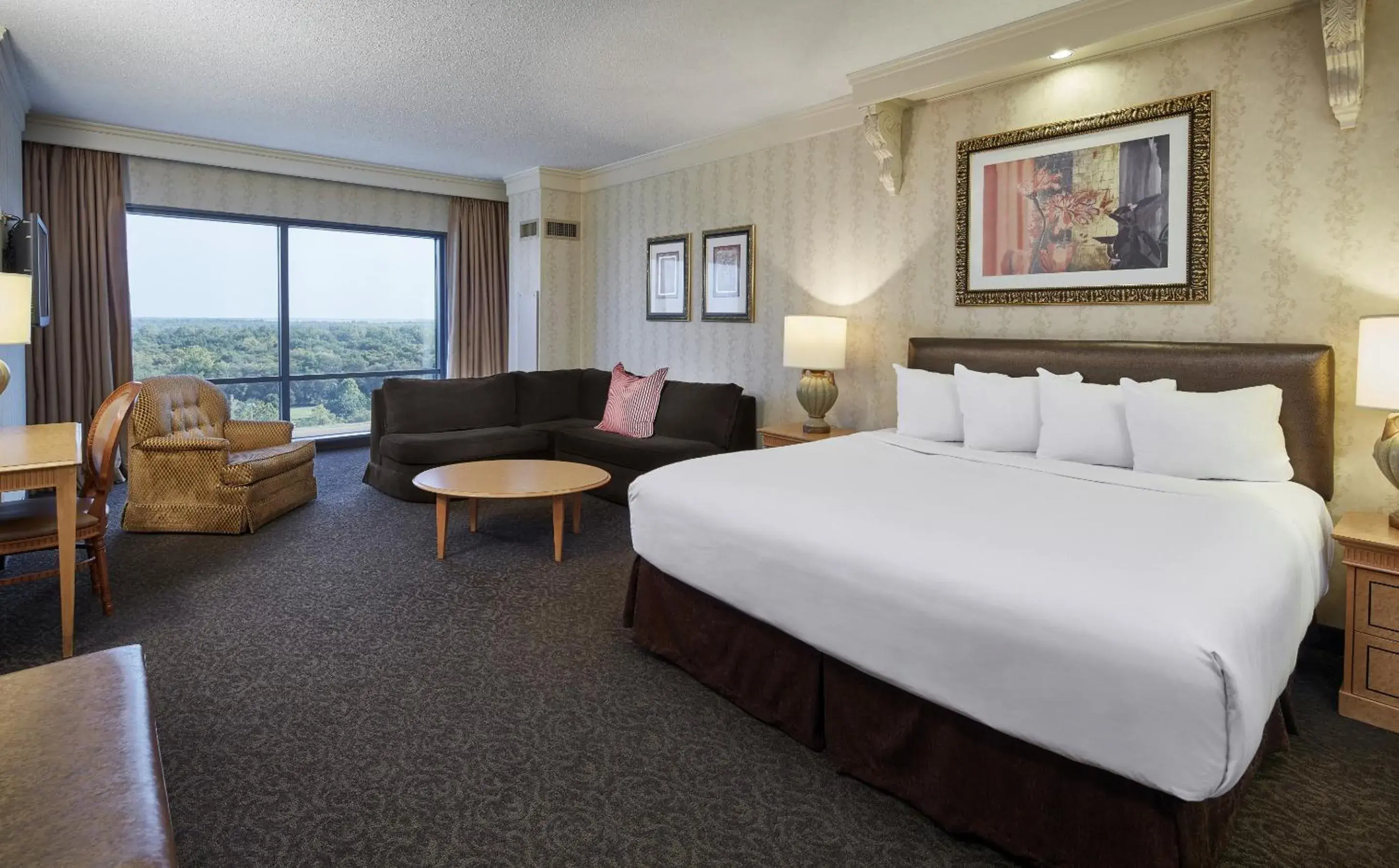 Premium River View King Non-Smoking in Horseshoe Tunica, A Caesars Destination Premium River View King Non-Smoking in Horseshoe Tunica, A Caesars Destination