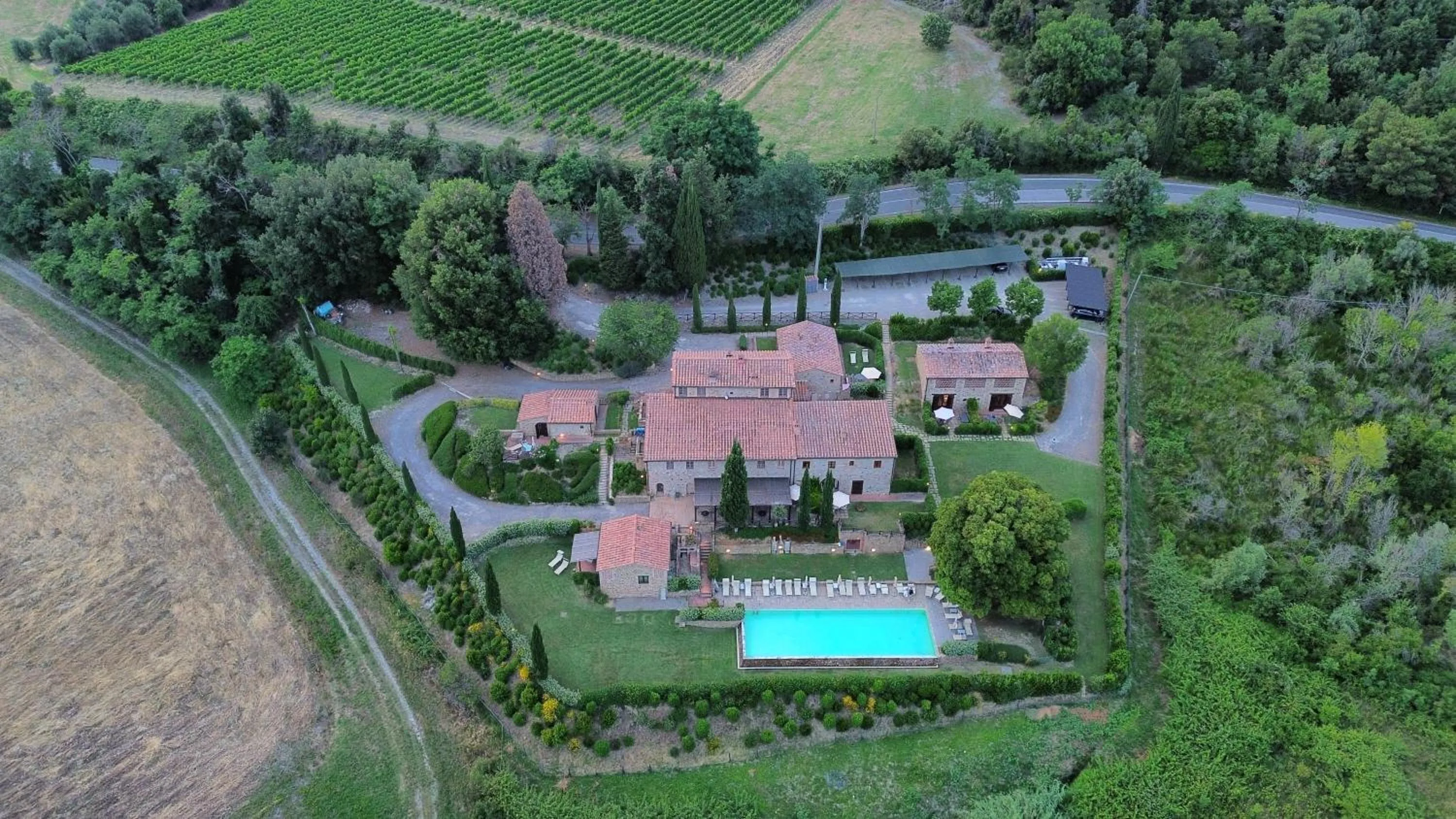 Property building in Il Defizio