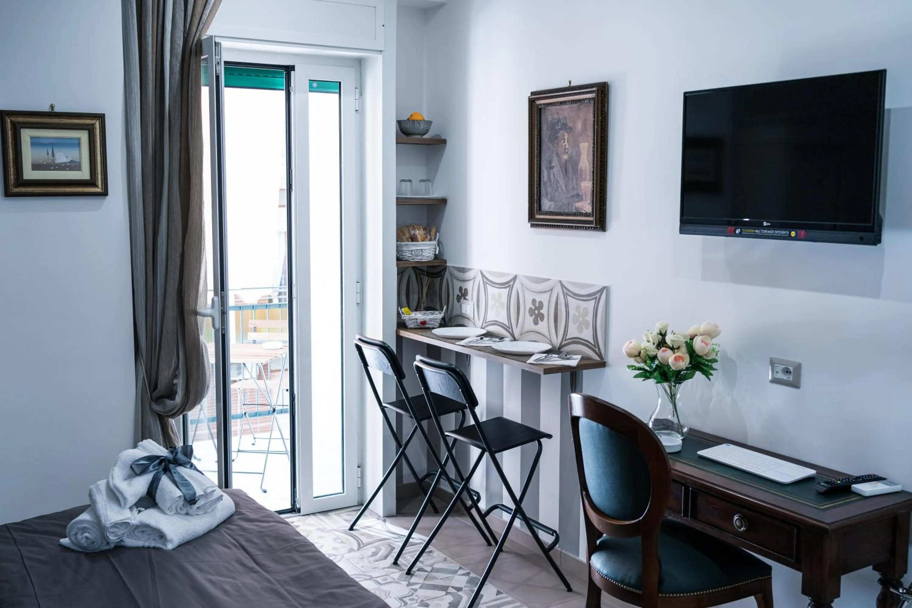 Communal lounge/ TV room in LE BERCEAU