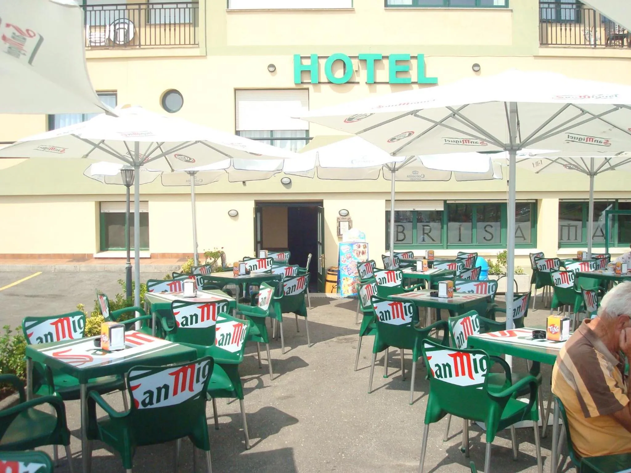 Facade/entrance in Hotel Brisamar