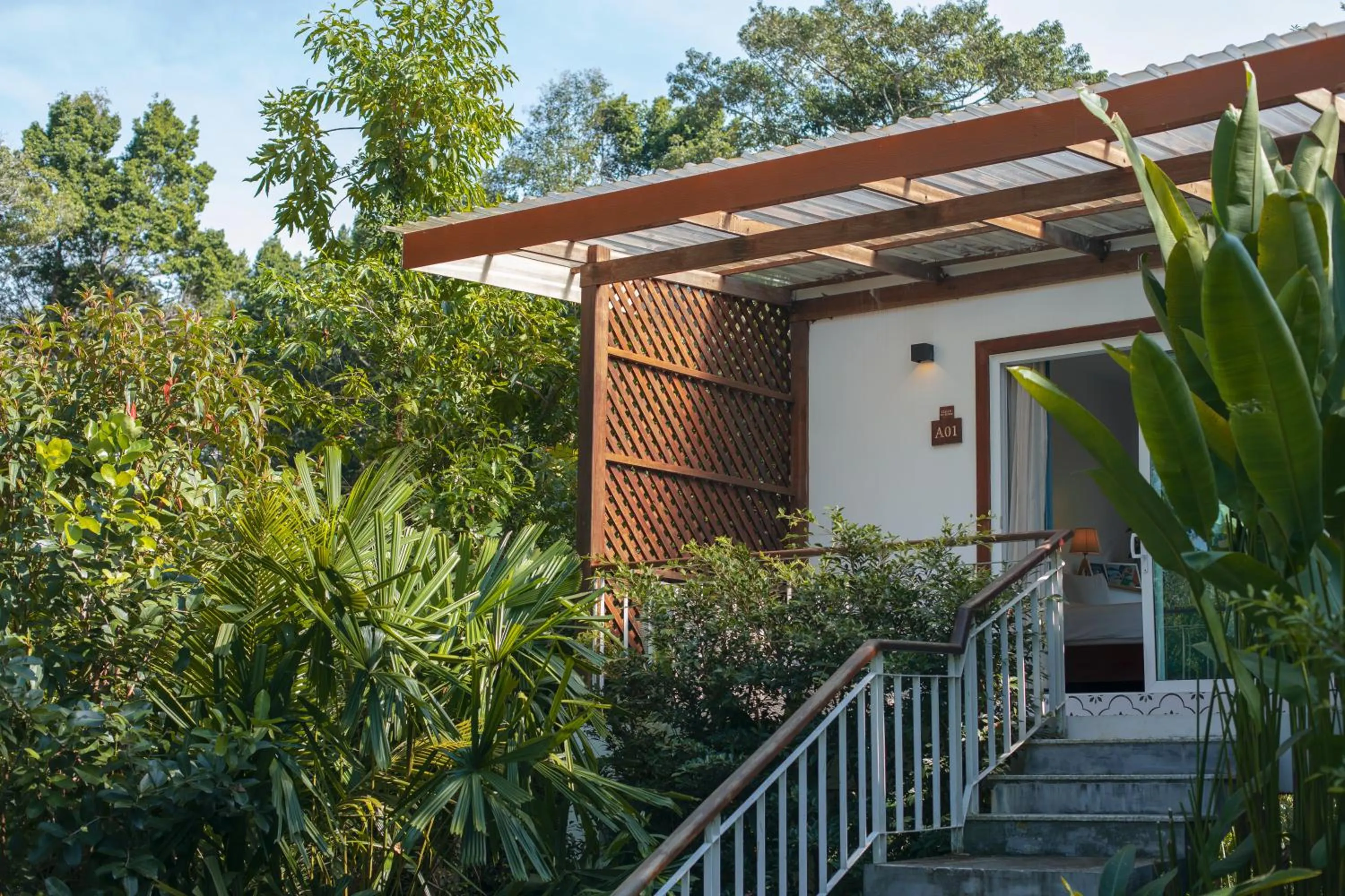 Garden in La Passion by Achariyak