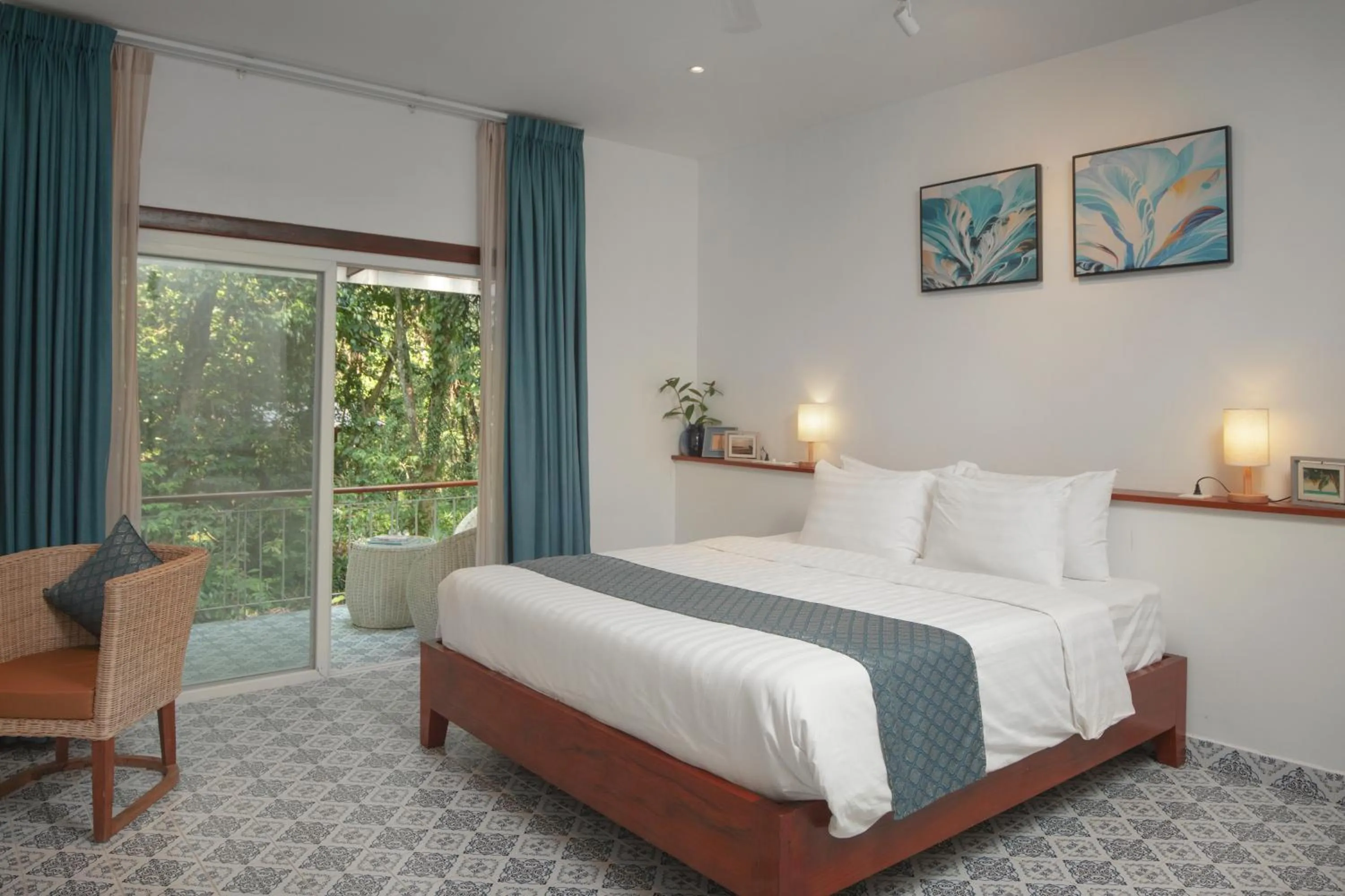 Photo of the whole room, Bed in La Passion by Achariyak