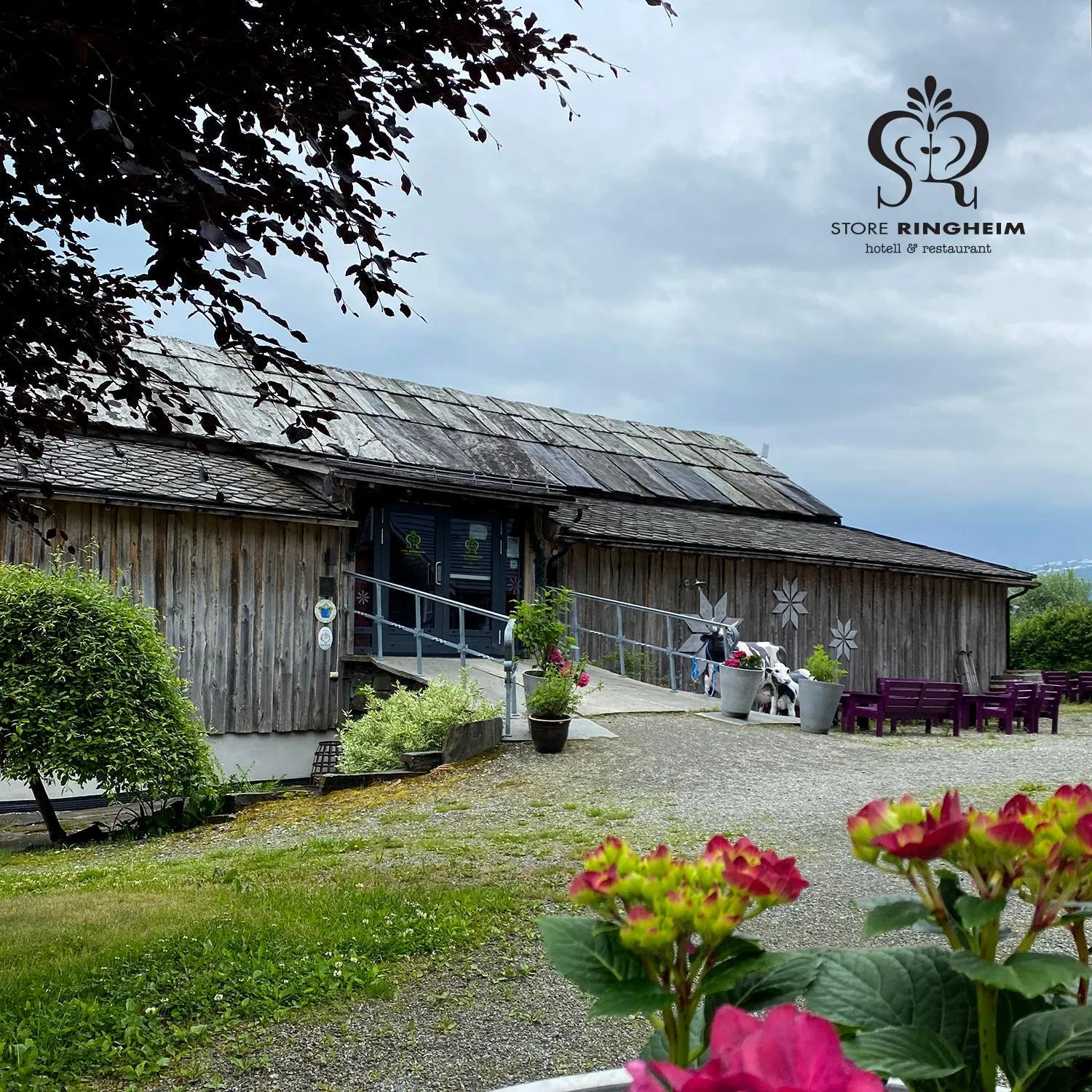Property building in Store Ringheim Hotel og Restaurant