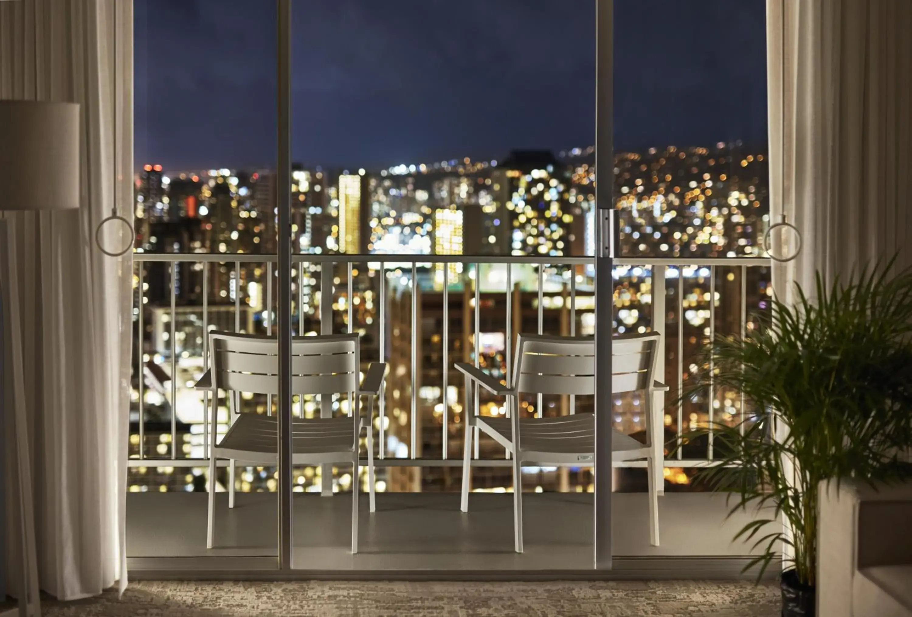 Classic Two Queens with Roll-in Shower in 'Alohilani Resort Waikiki Beach Classic Two Queens with Roll-in Shower in 'Alohilani Resort Waikiki Beach