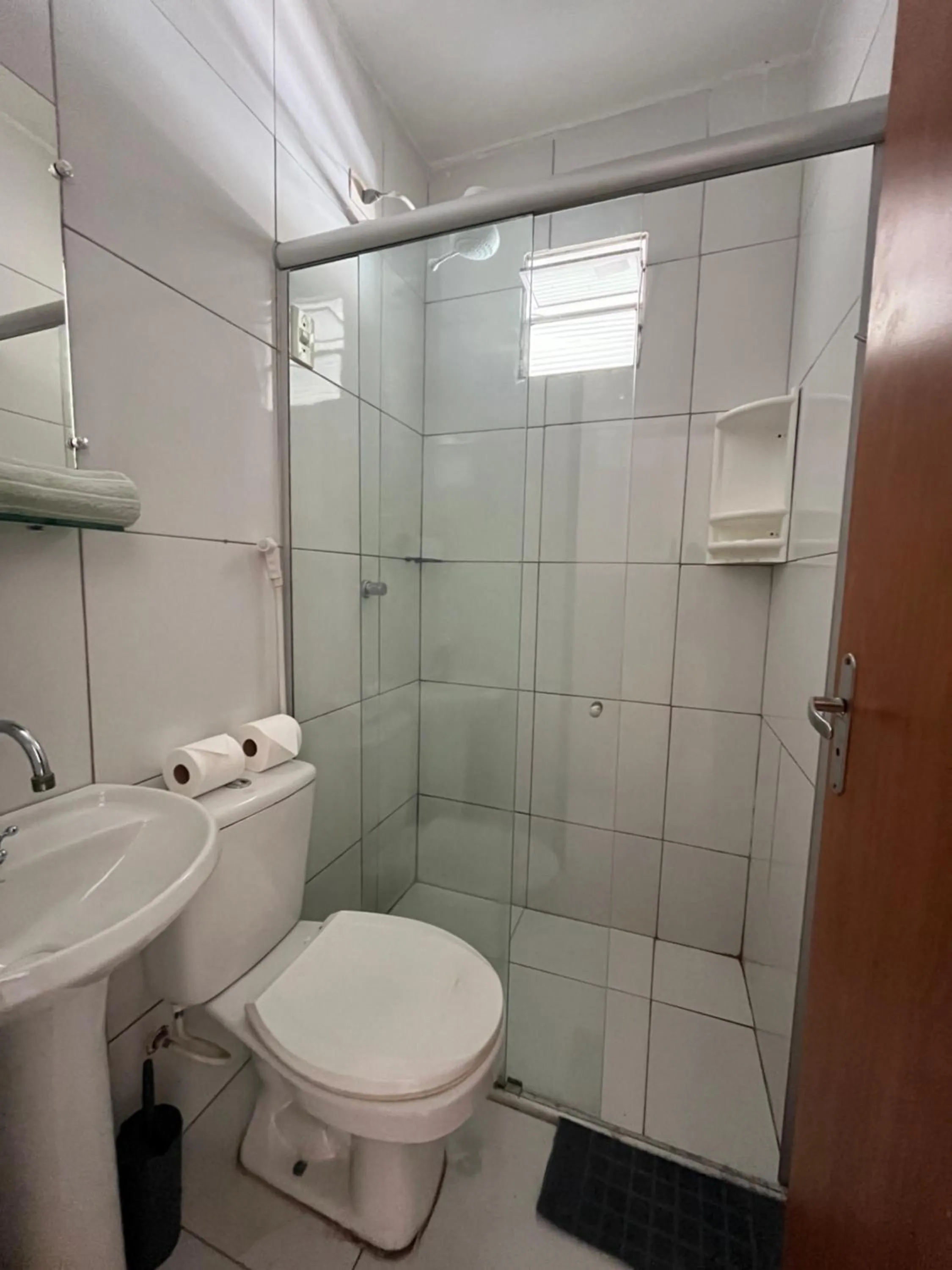 Bathroom in Cores da pipa flats