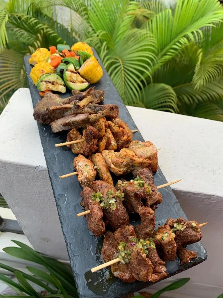 Restaurant/places to eat in Allamanda Hotel