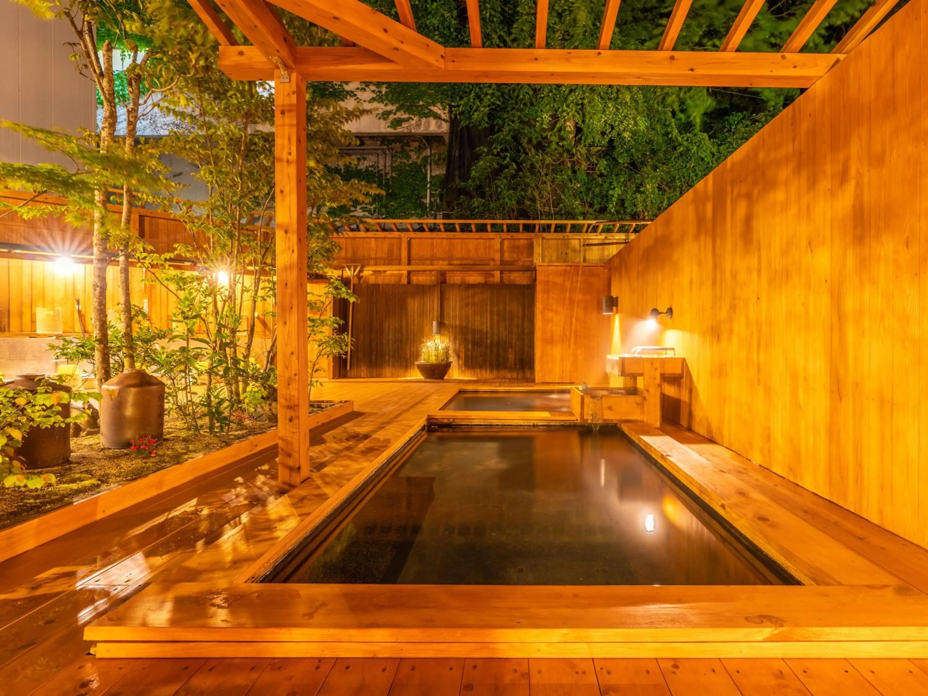 Hot Spring Bath in Seitenkaku