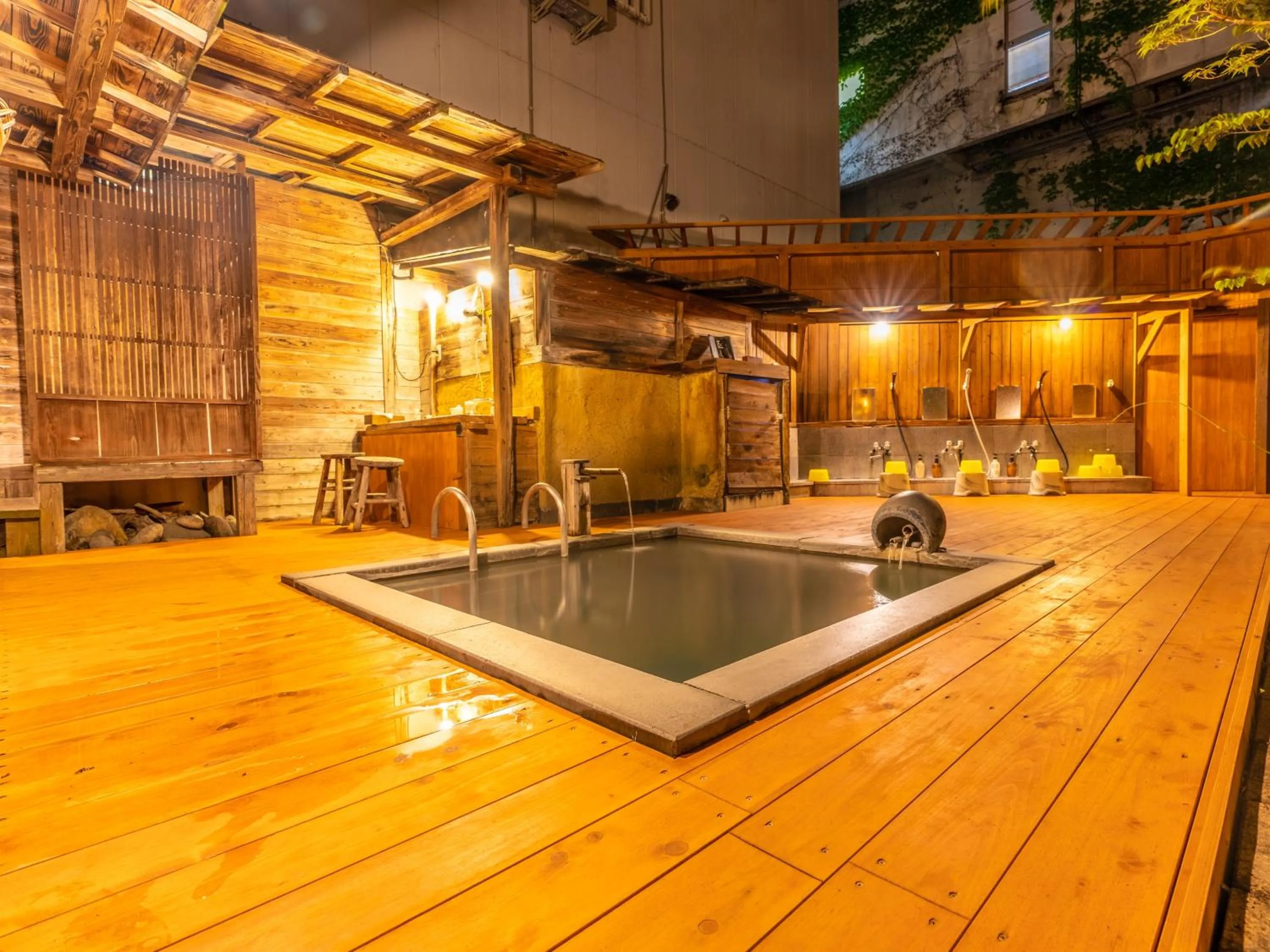 Hot Spring Bath in Seitenkaku