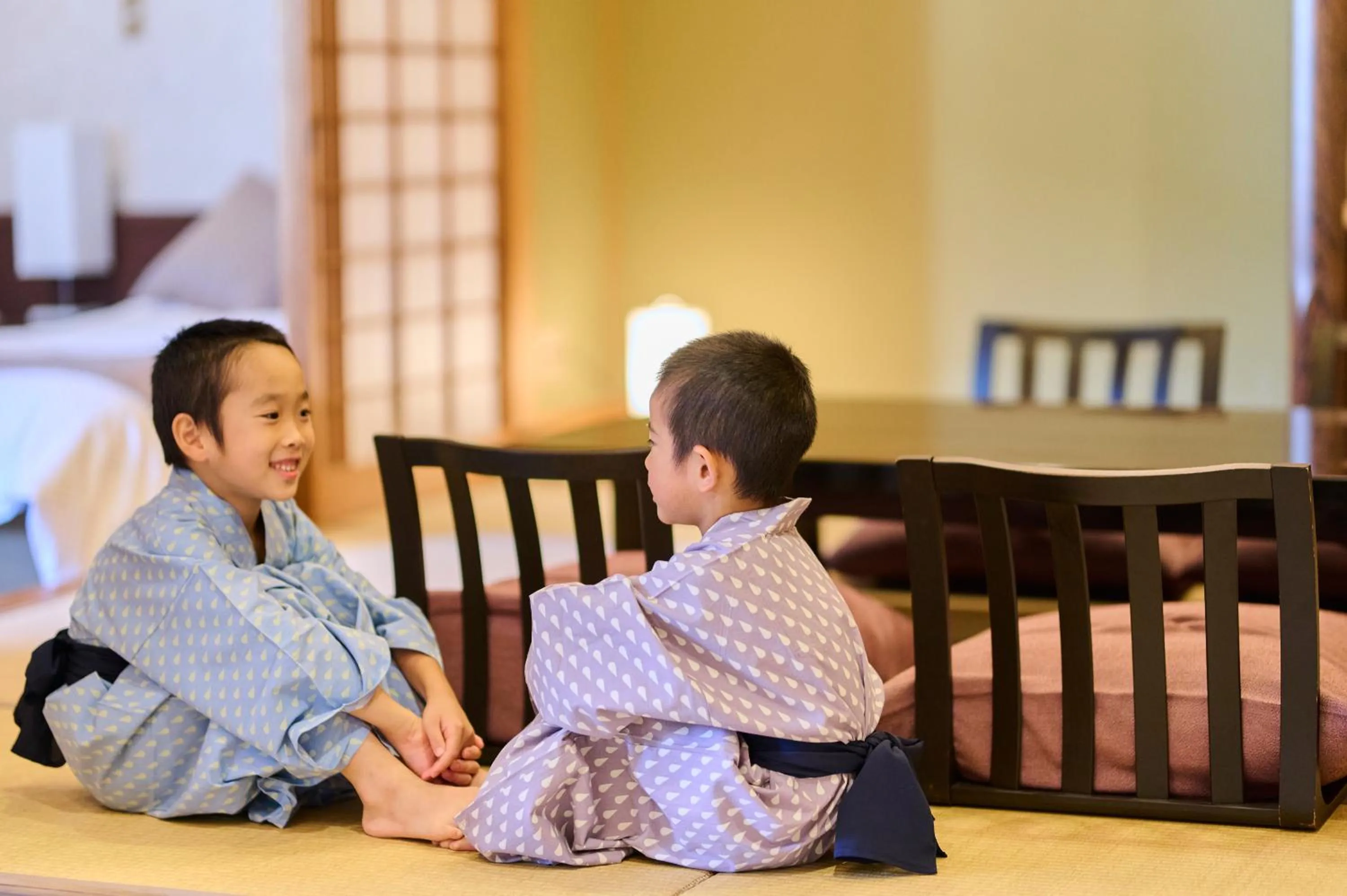 children in Seitenkaku