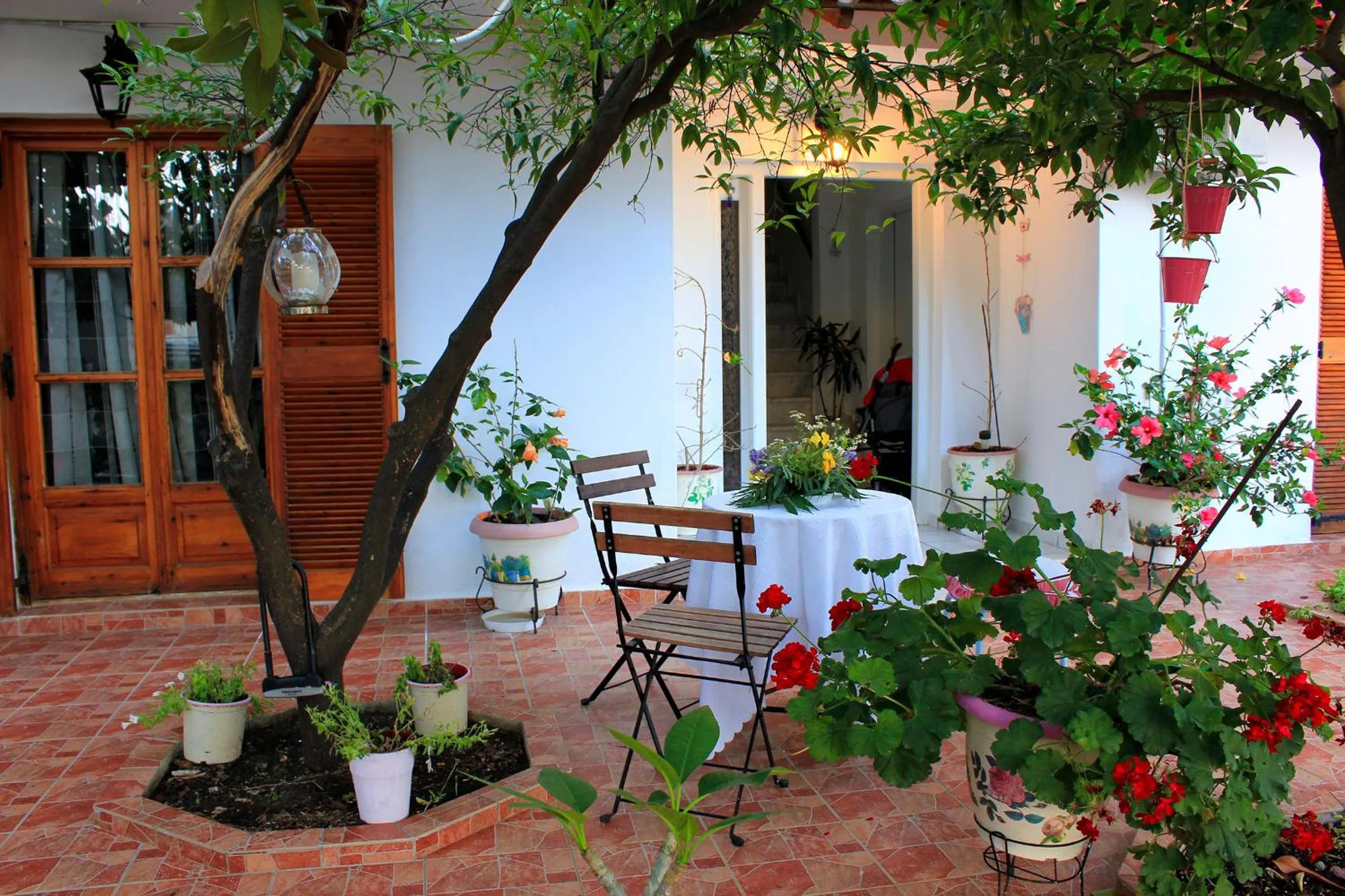 Patio in Vaya Zorba Studios
