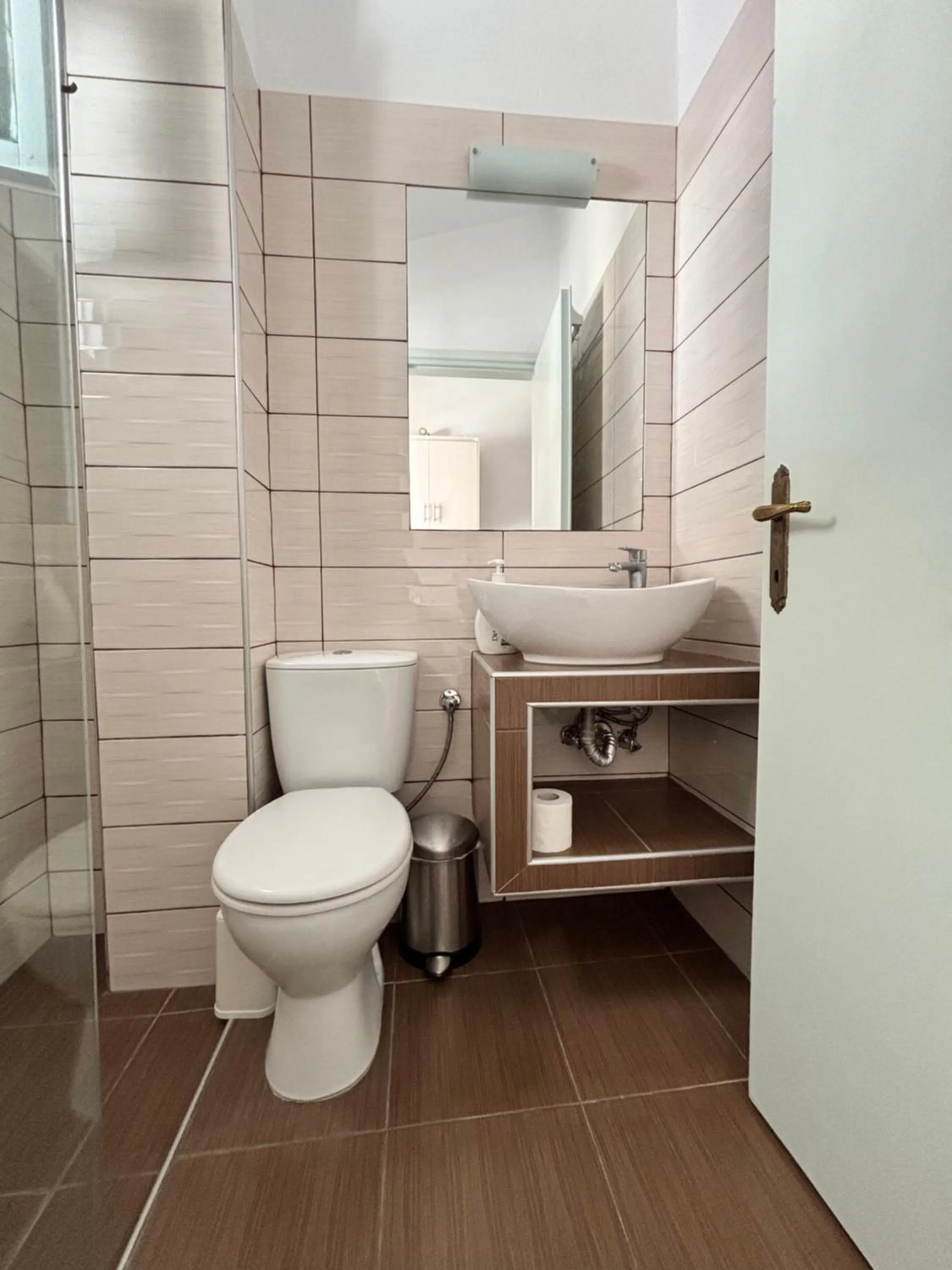 Shower in Vaya Zorba Studios