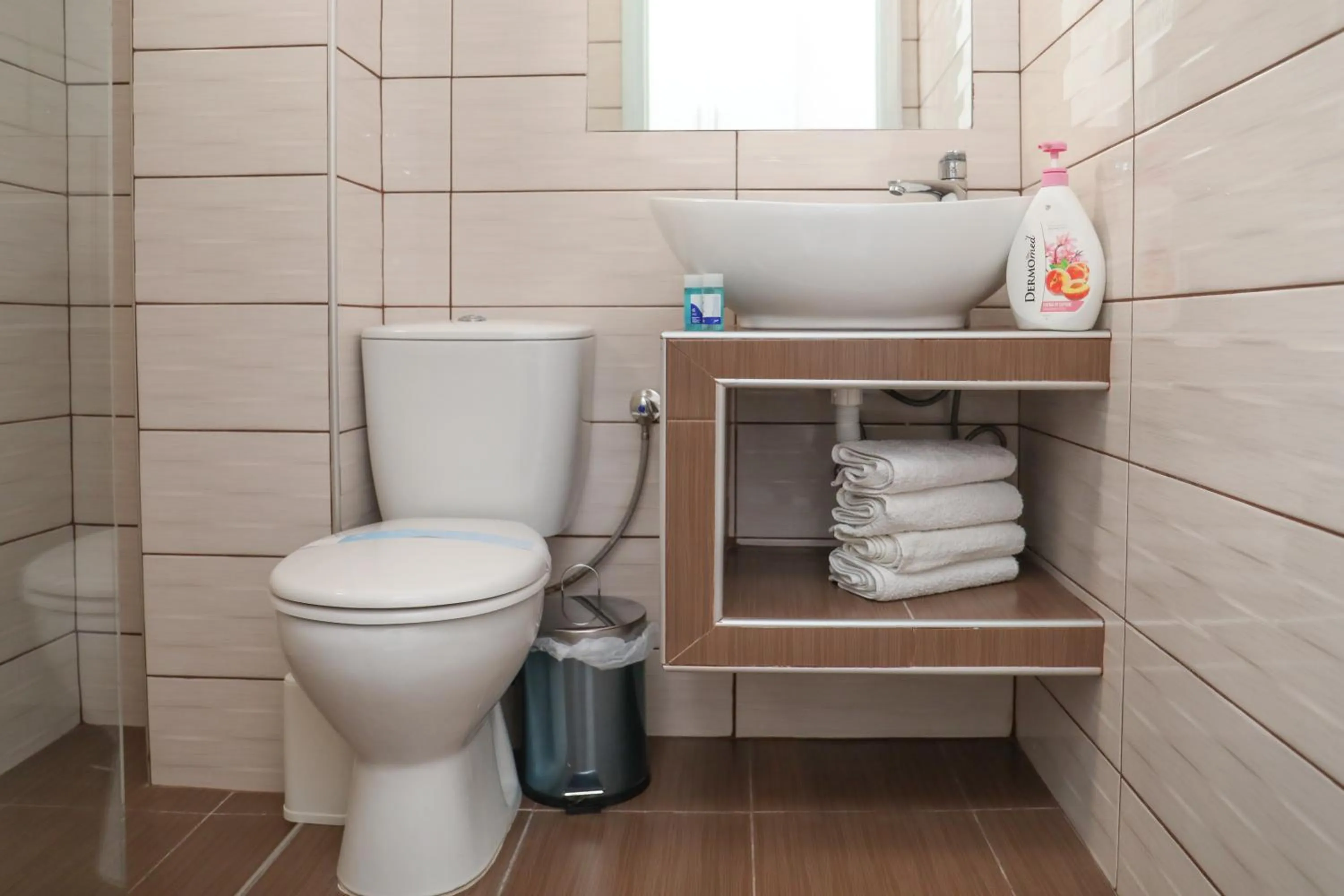 Shower in Vaya Zorba Studios