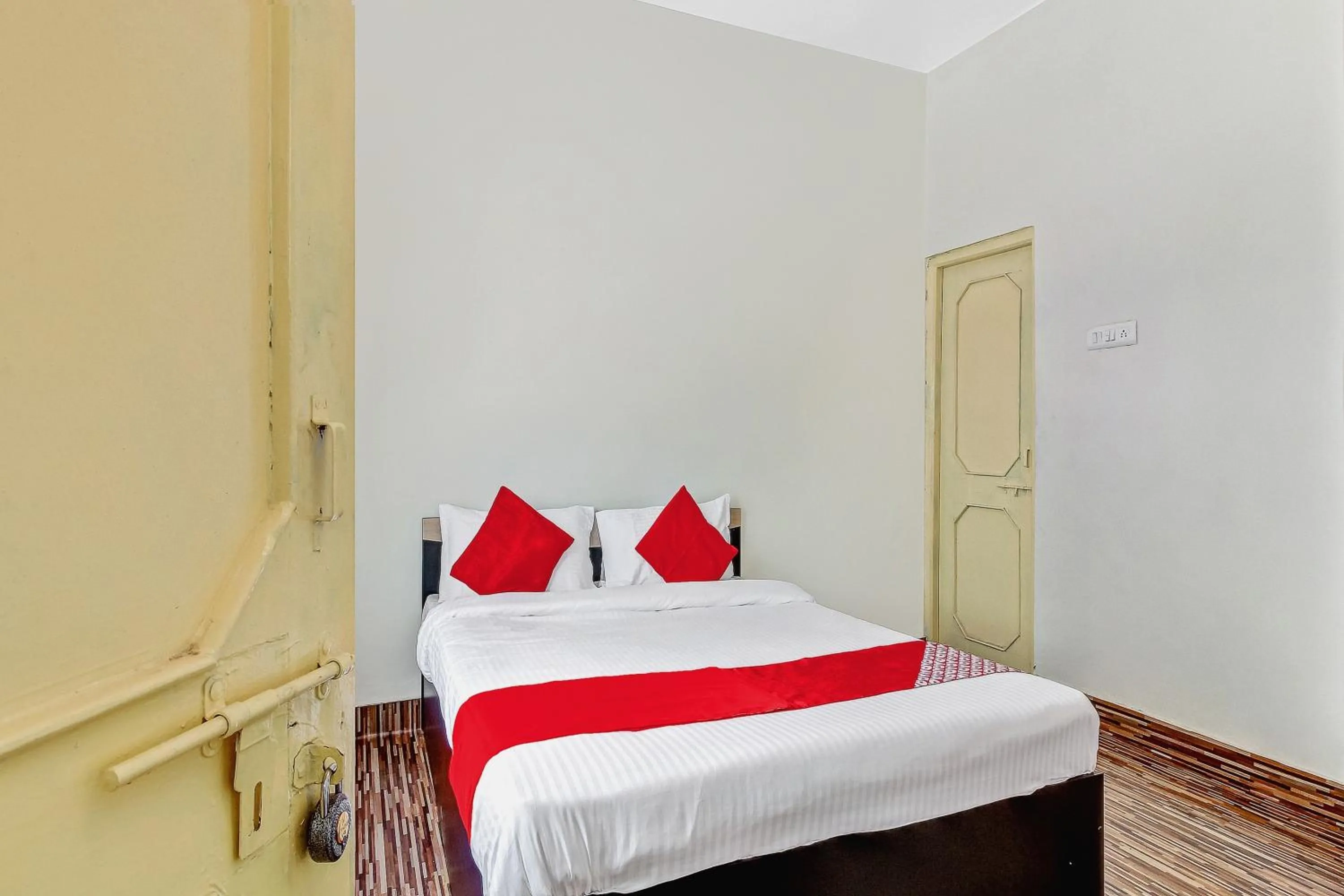 Bedroom, Bed in Super Hotel O Shree Balaji Lodging