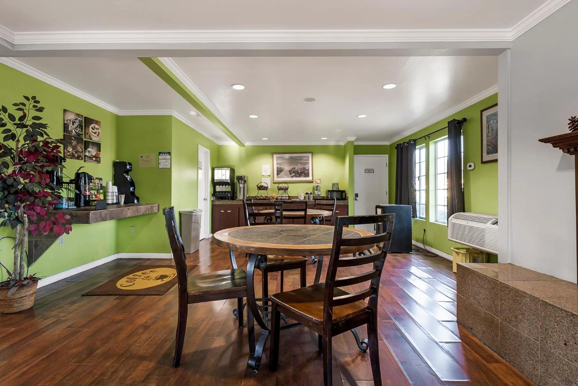 Lobby or reception in Heritage Inn Express Chico