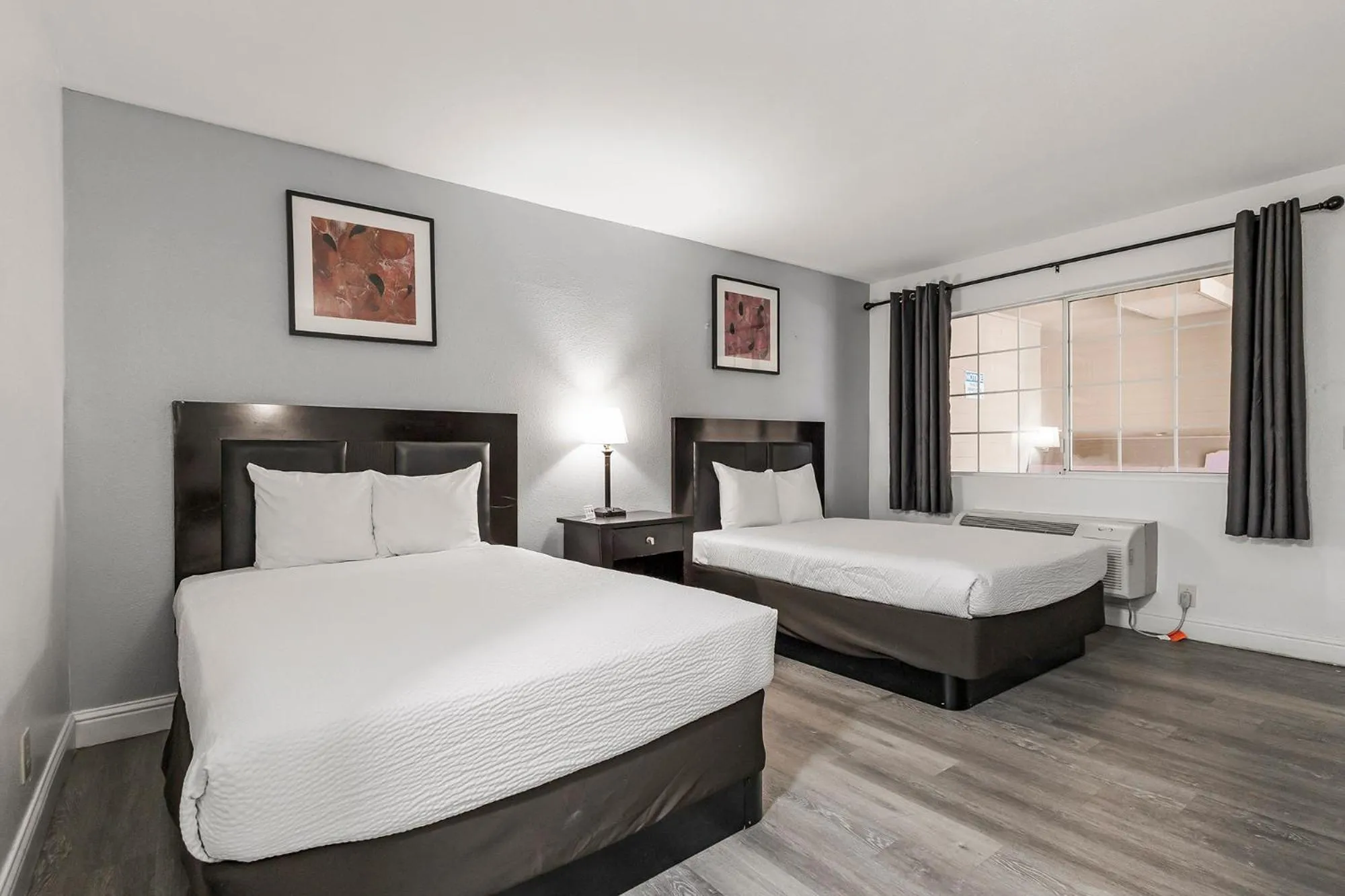 View (from property/room), Bed in Heritage Inn Express Chico