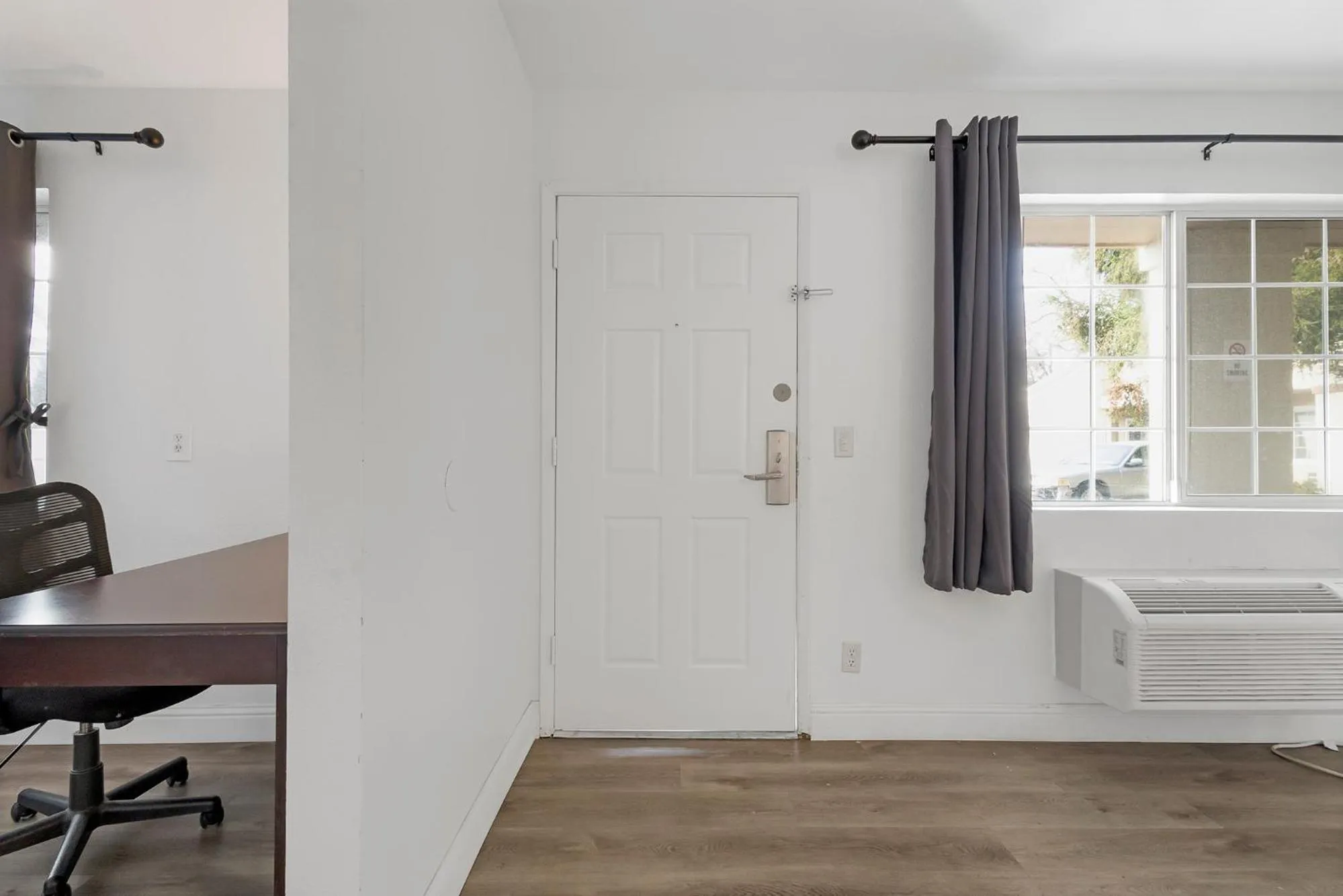 View (from property/room), Bed in Heritage Inn Express Chico