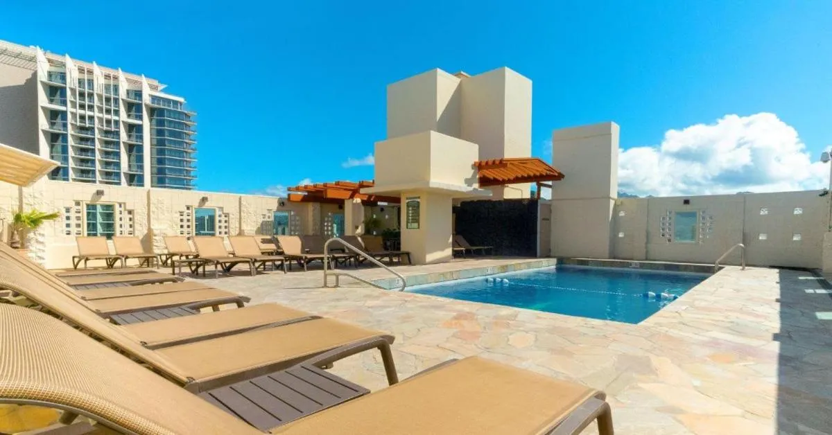 Swimming pool in Imperial Hawaii Resort