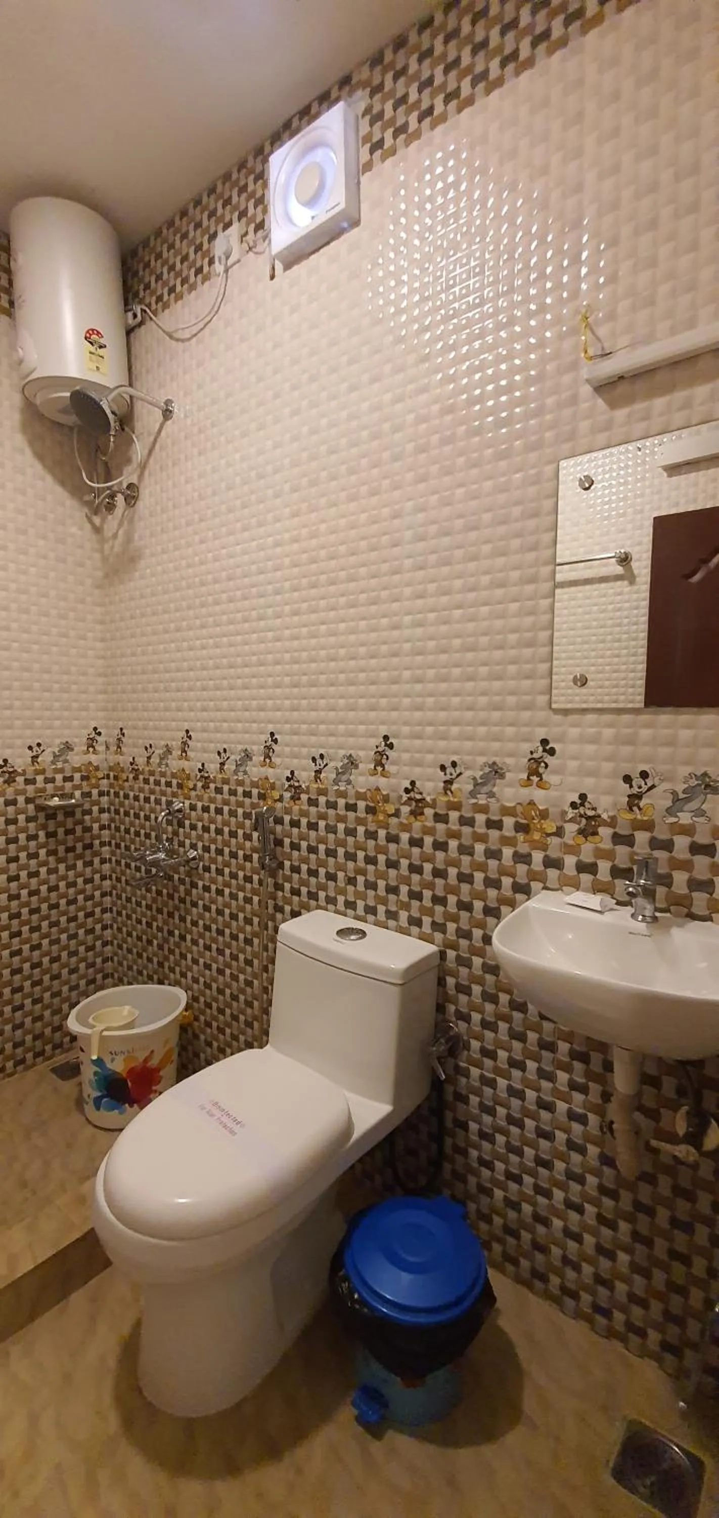 Bathroom in COSY CHAMBRE