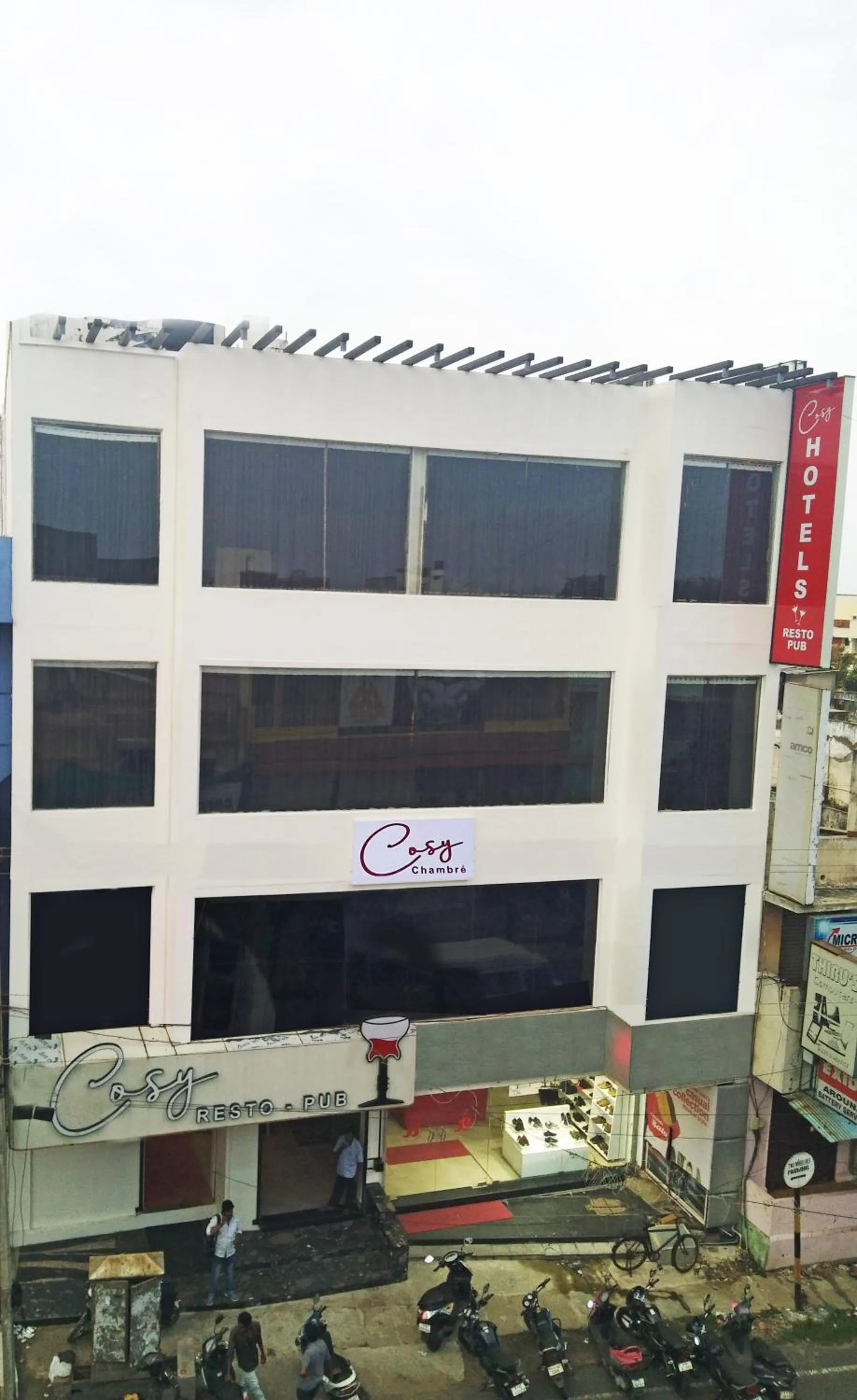 Property building in COSY CHAMBRE