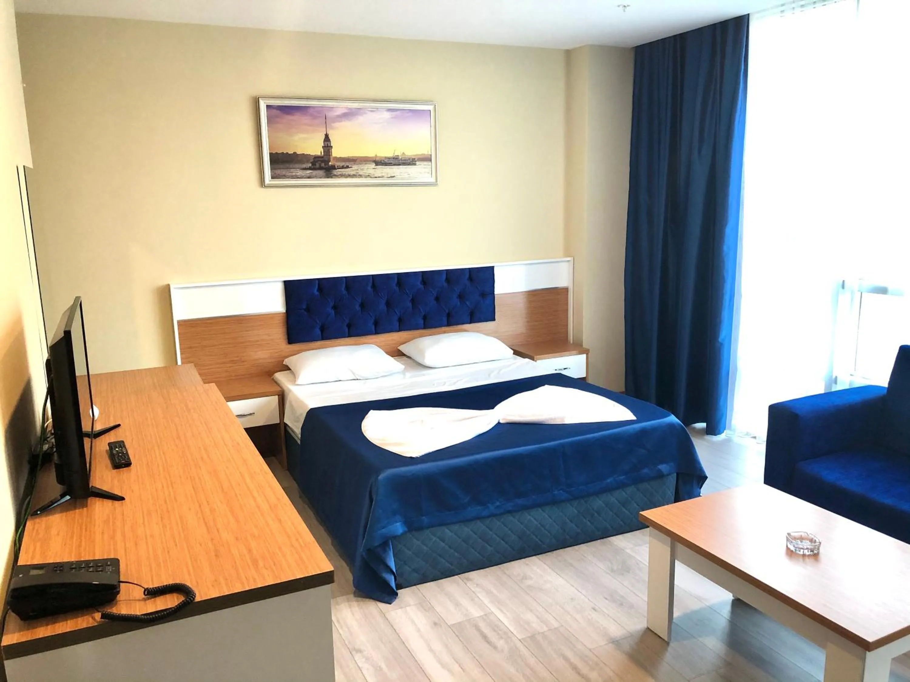 Photo of the whole room, Bed in SKYBLUE İSTANBUL HOTEL