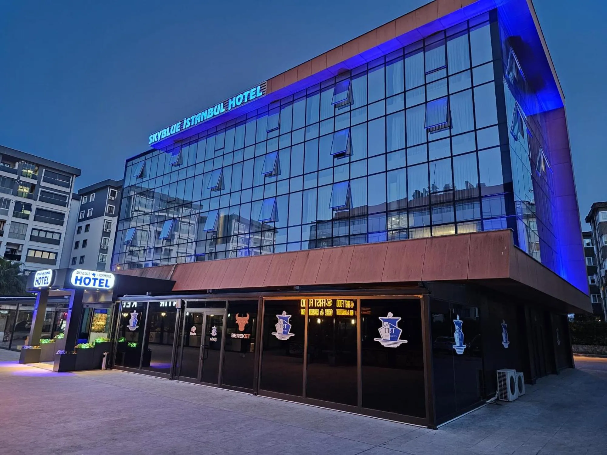 Property building in SKYBLUE İSTANBUL HOTEL