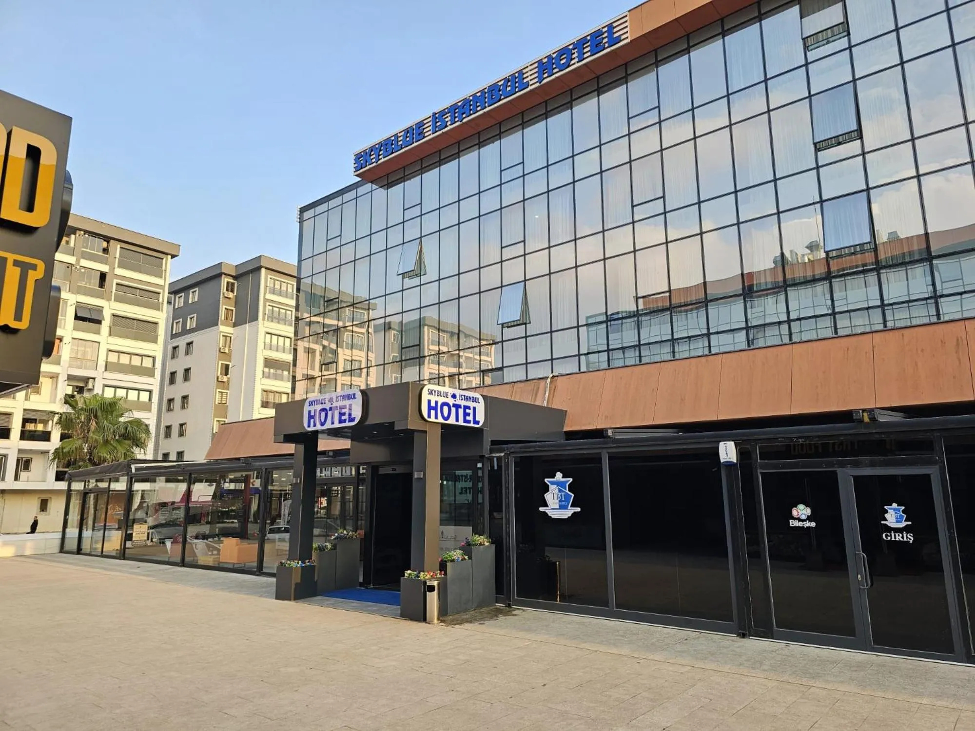 Property building in SKYBLUE İSTANBUL HOTEL