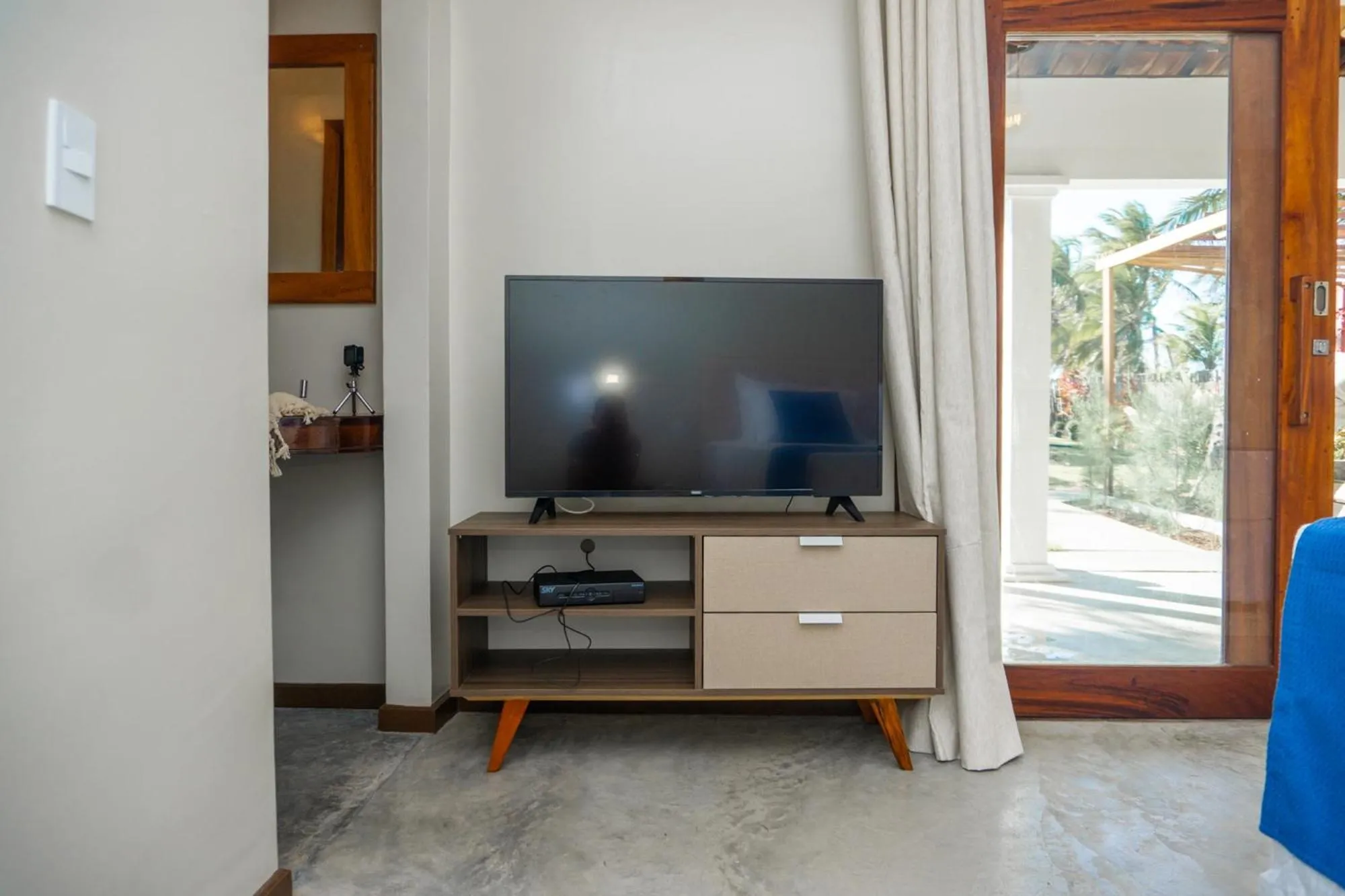 TV and multimedia in Villa Zen Hotel