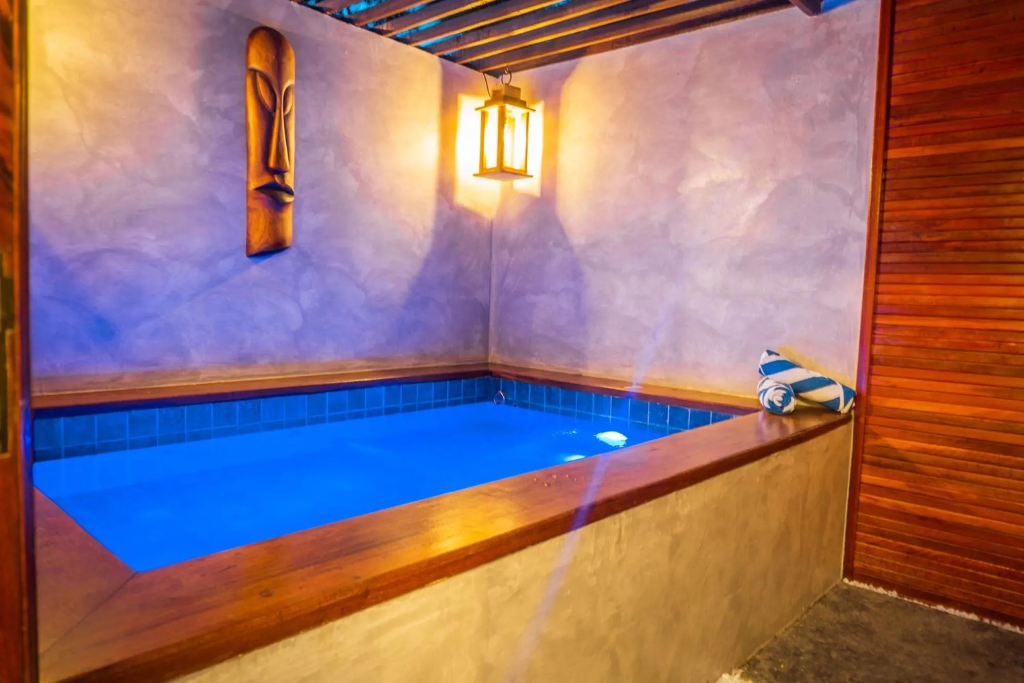 Hot Tub in Villa Zen Hotel