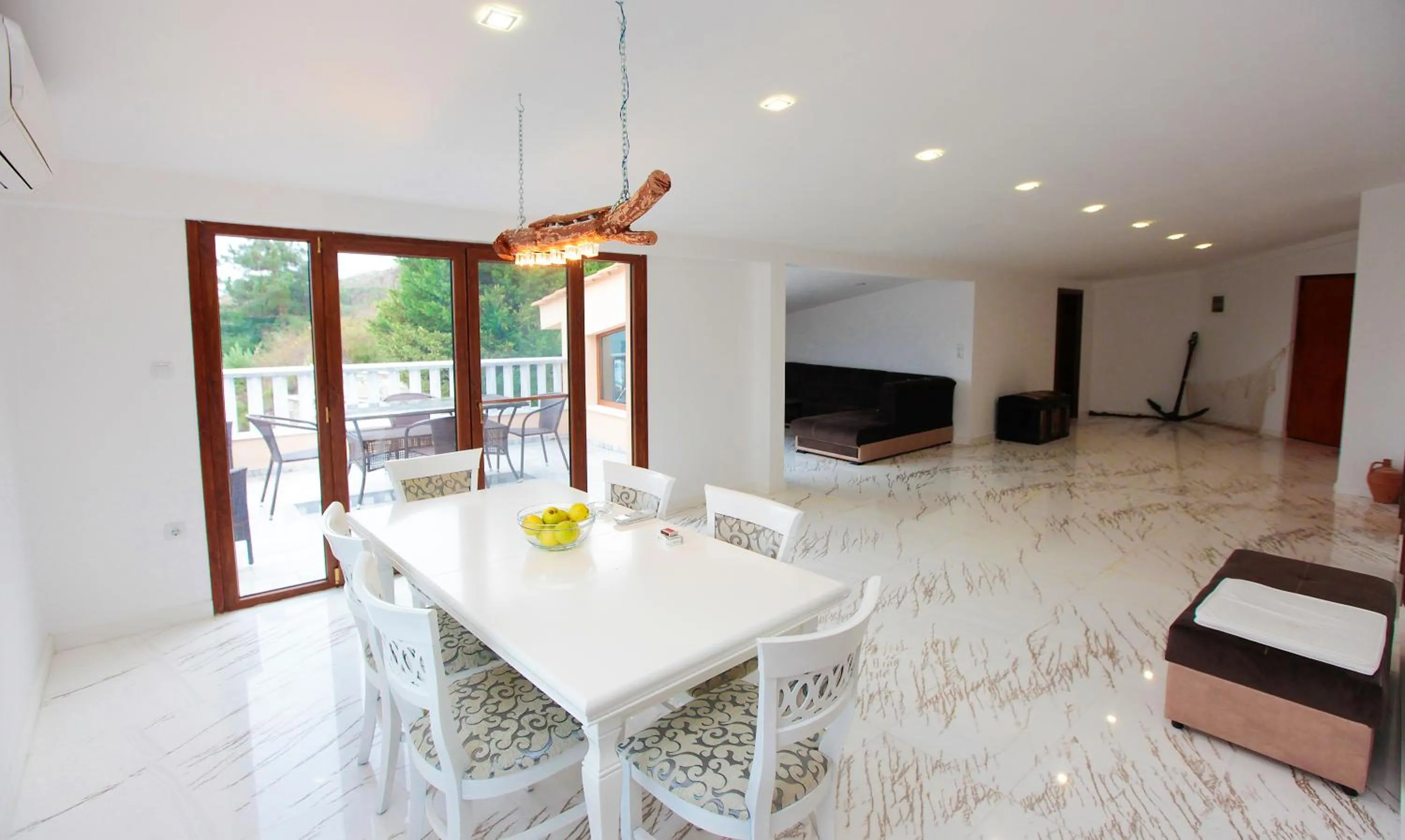 Photo of the whole room in Kinira Beach Hotel