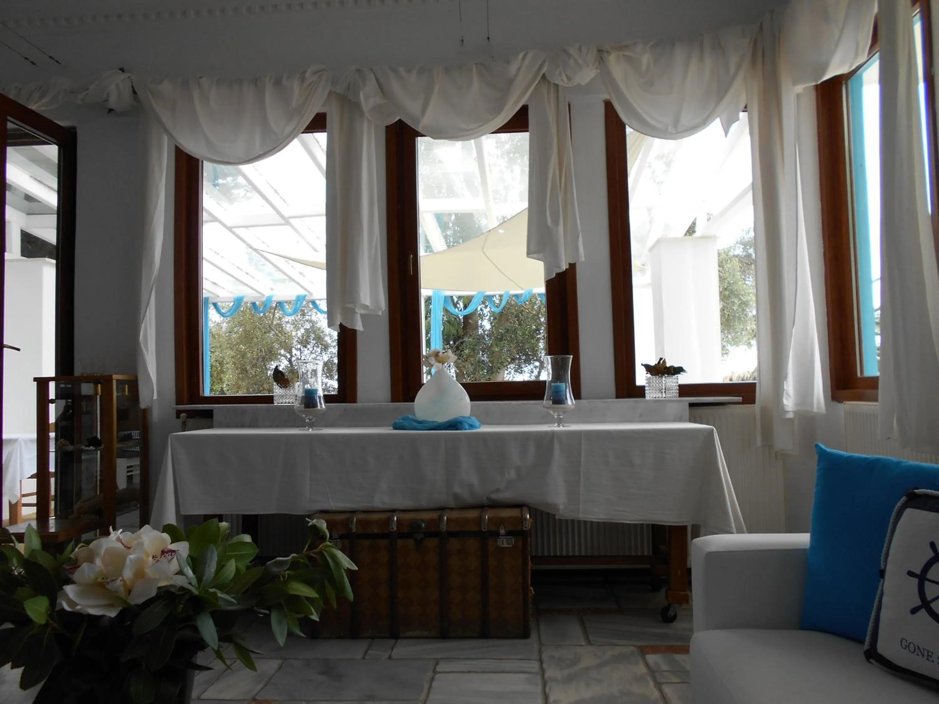 Communal lounge/ TV room in Kinira Beach Hotel