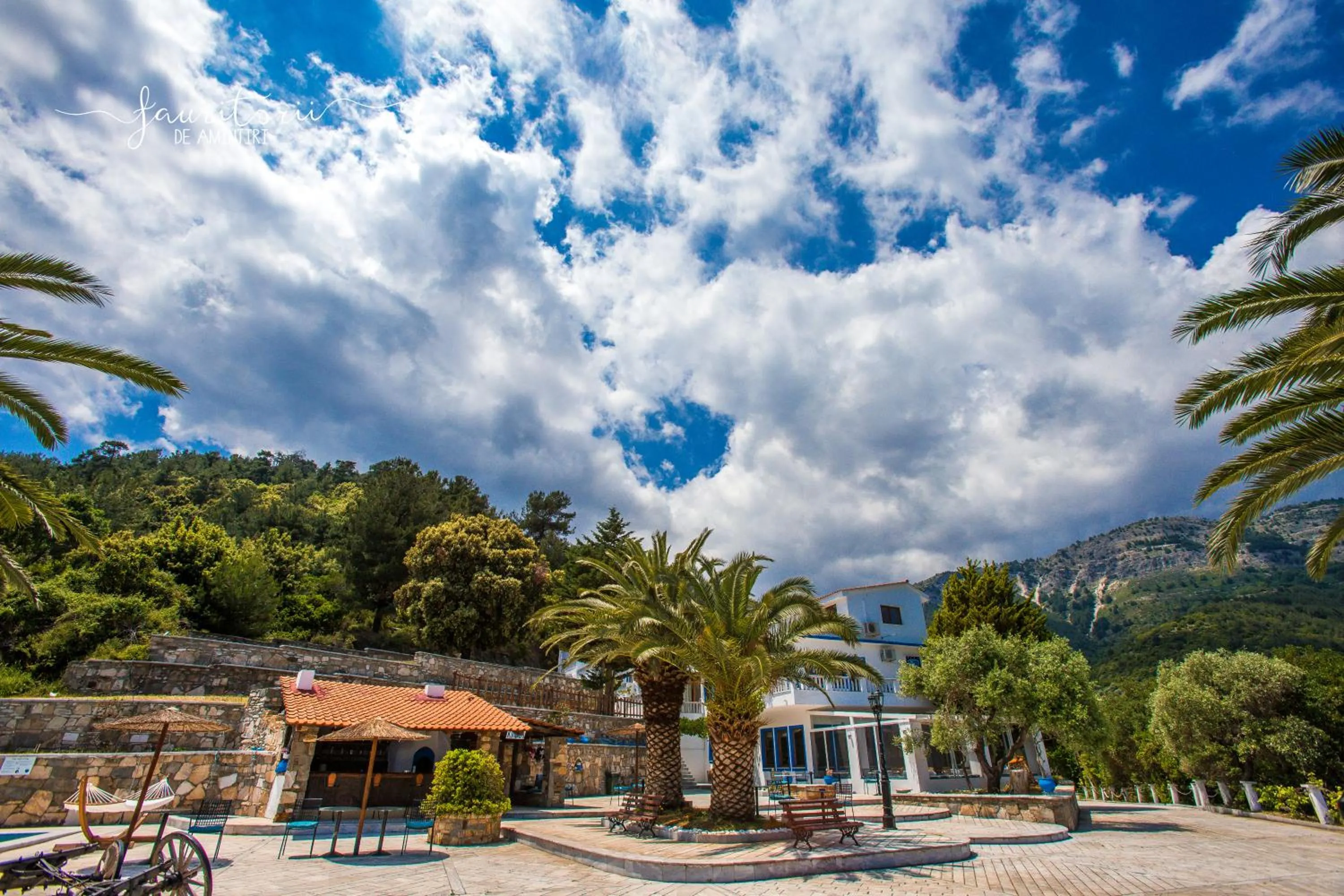 Lounge or bar in Kinira Beach Hotel