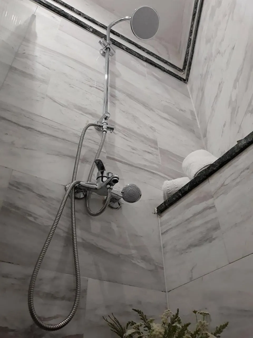 Shower in Kinira Beach Hotel