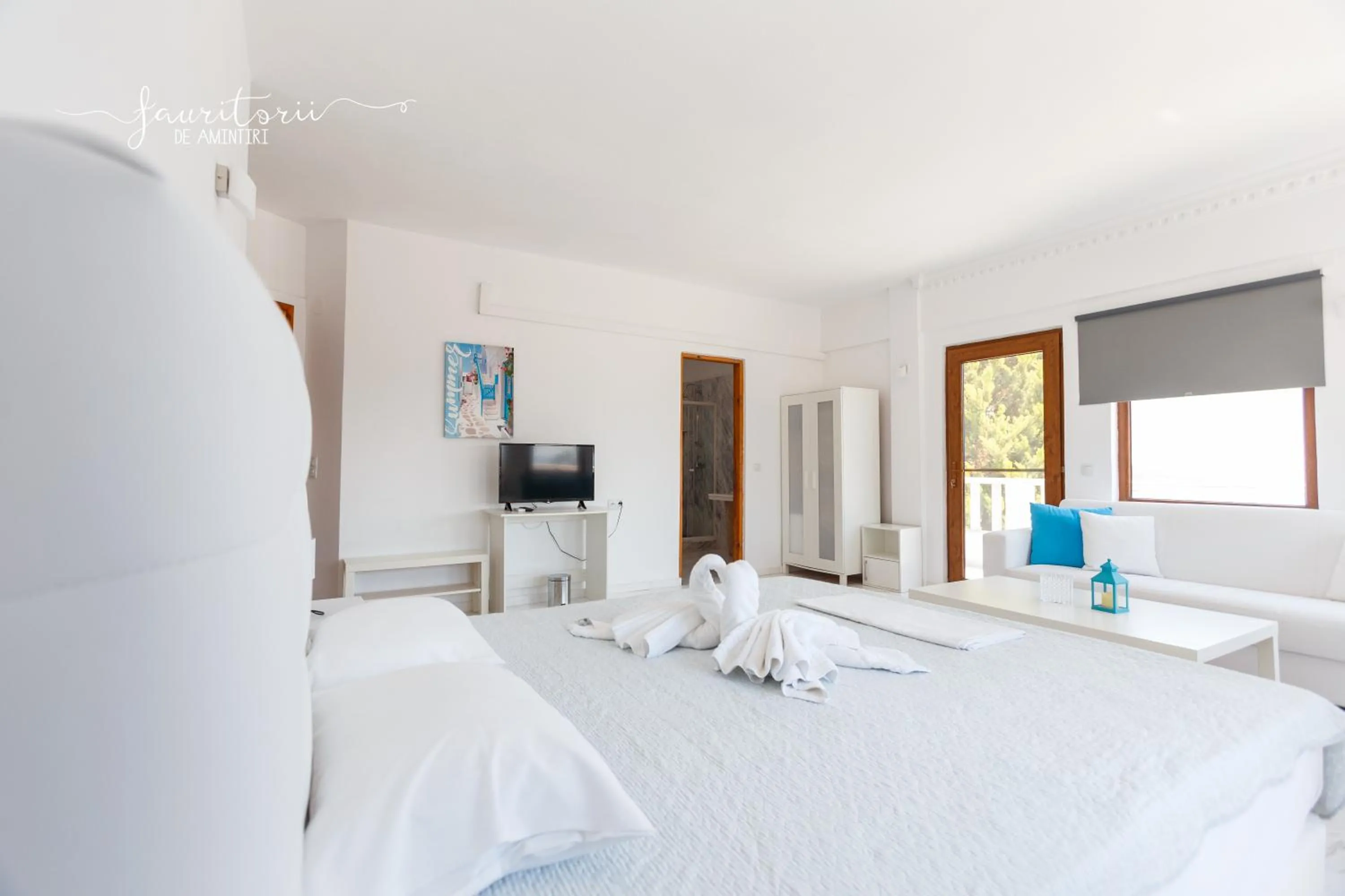 Bed in Kinira Beach Hotel