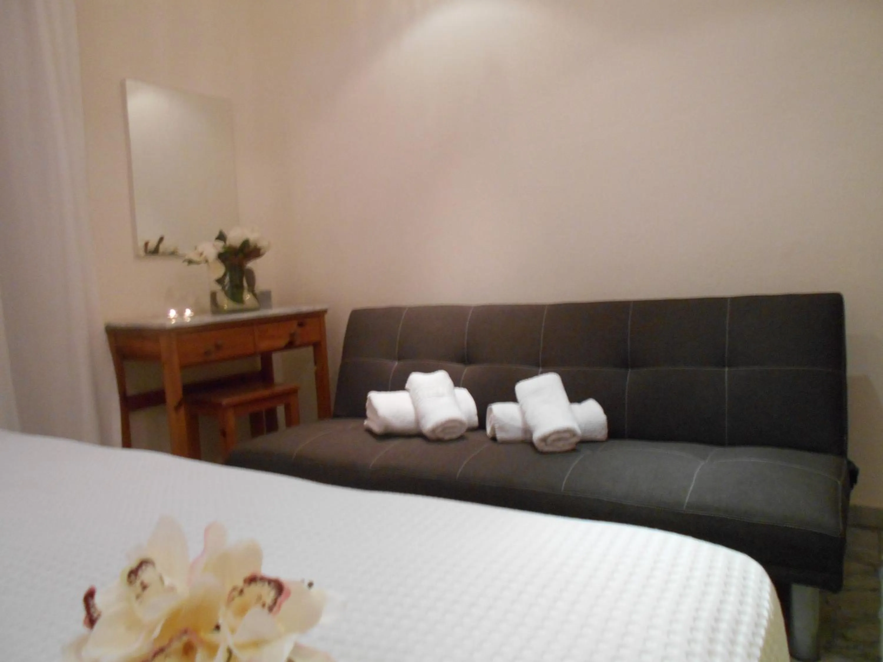 Bedroom, Bed in Kinira Beach Hotel