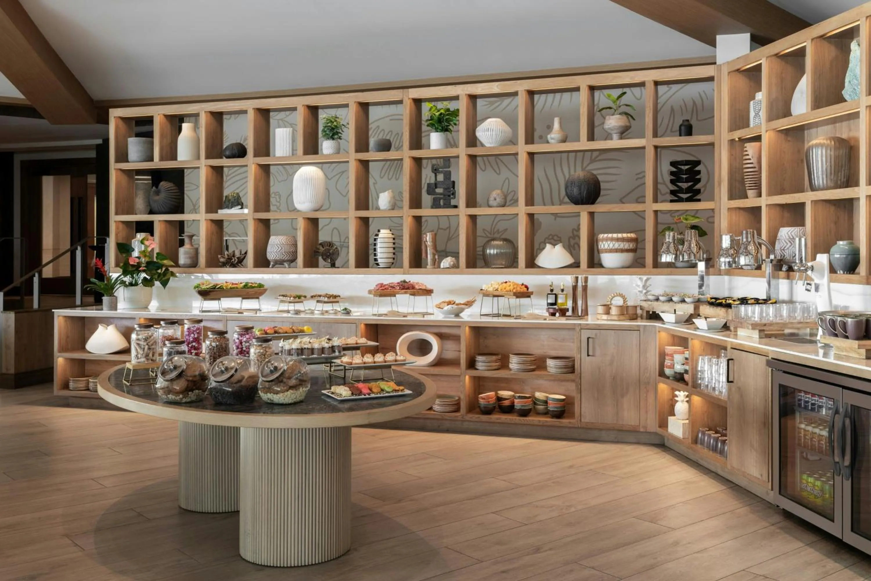 Lounge or bar in The Ritz-Carlton O'ahu, Turtle Bay