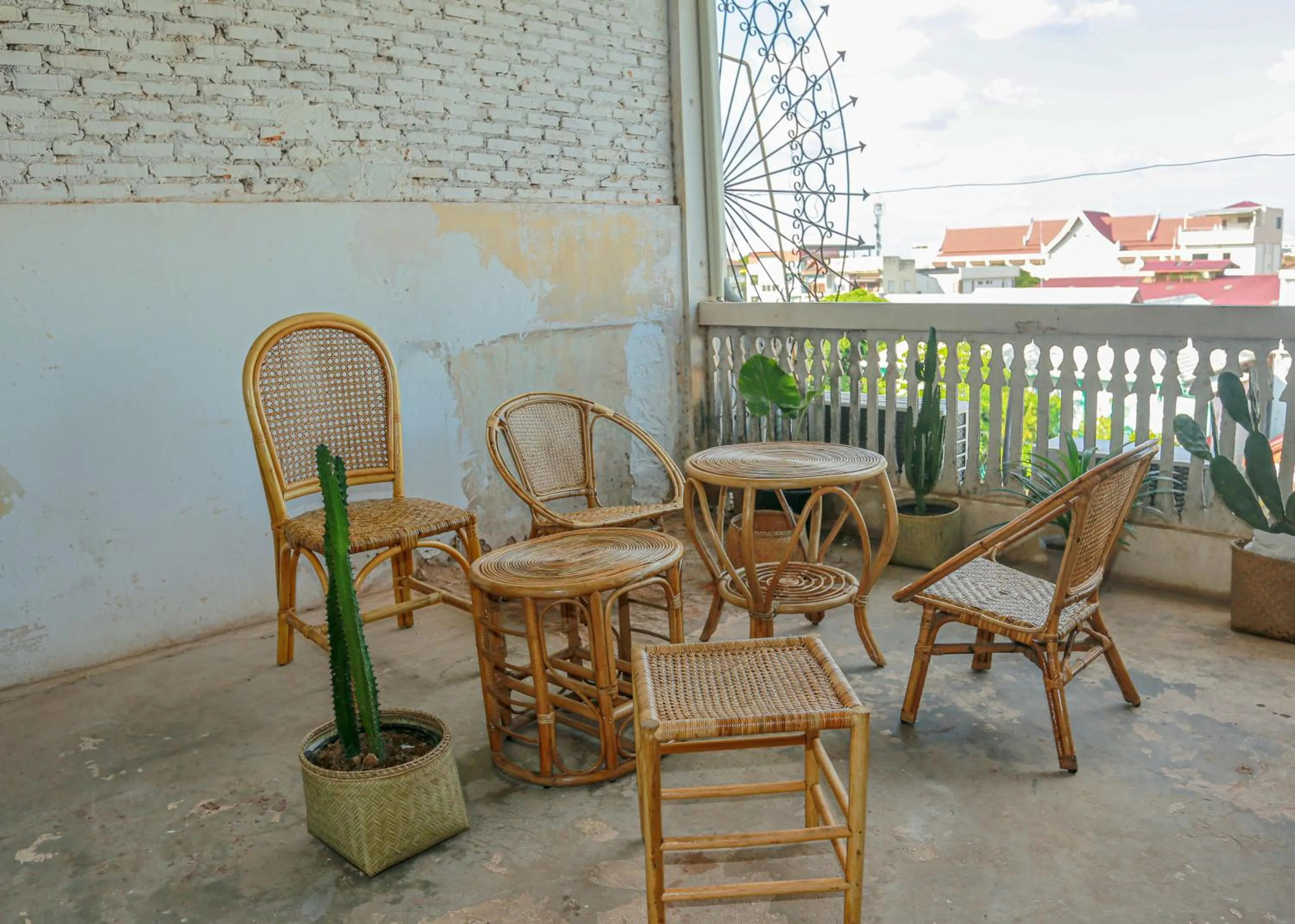 Petit Espace Boutique Hostel