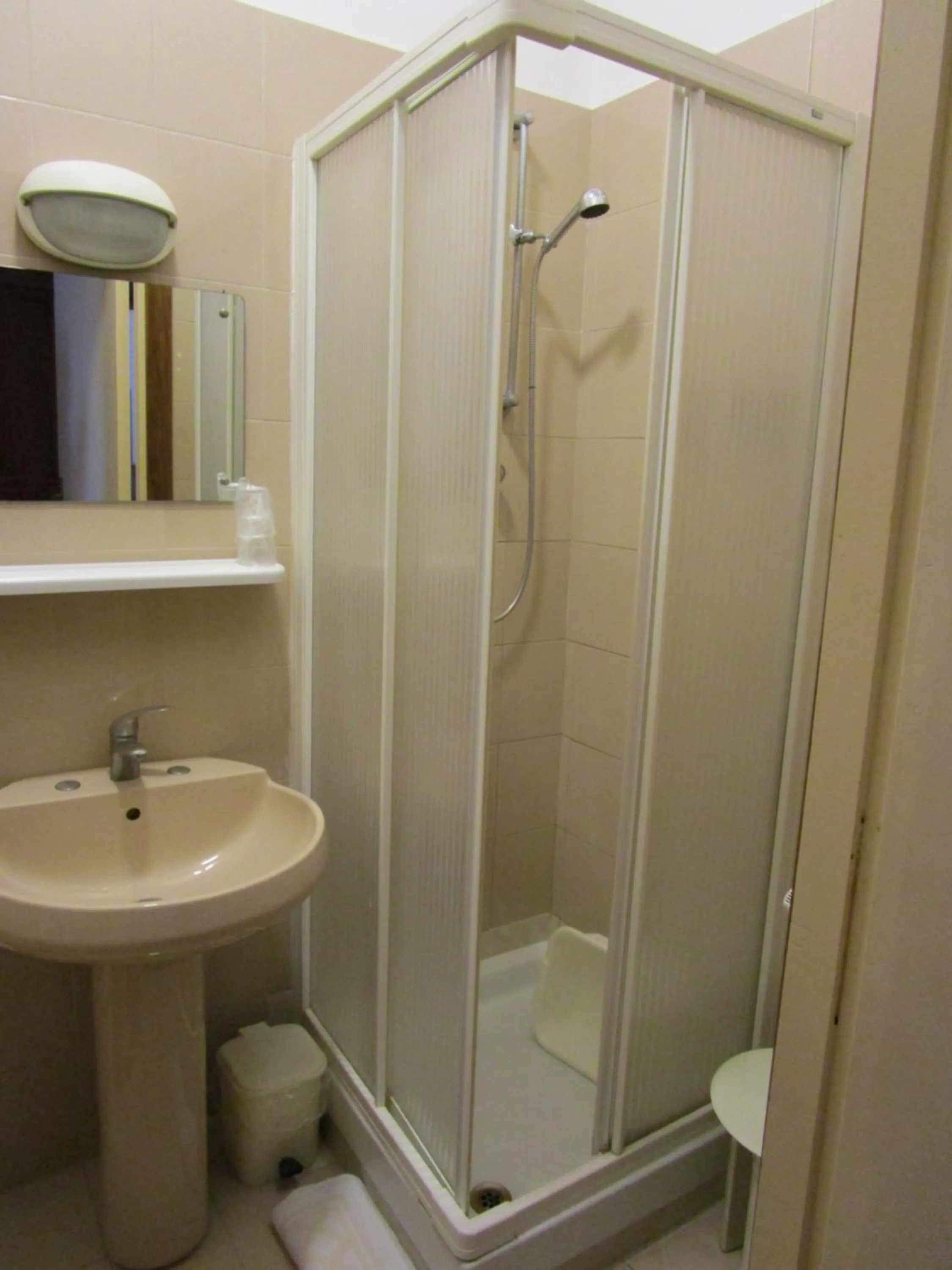 Bathroom in Casa S. Giuseppe di Cluny