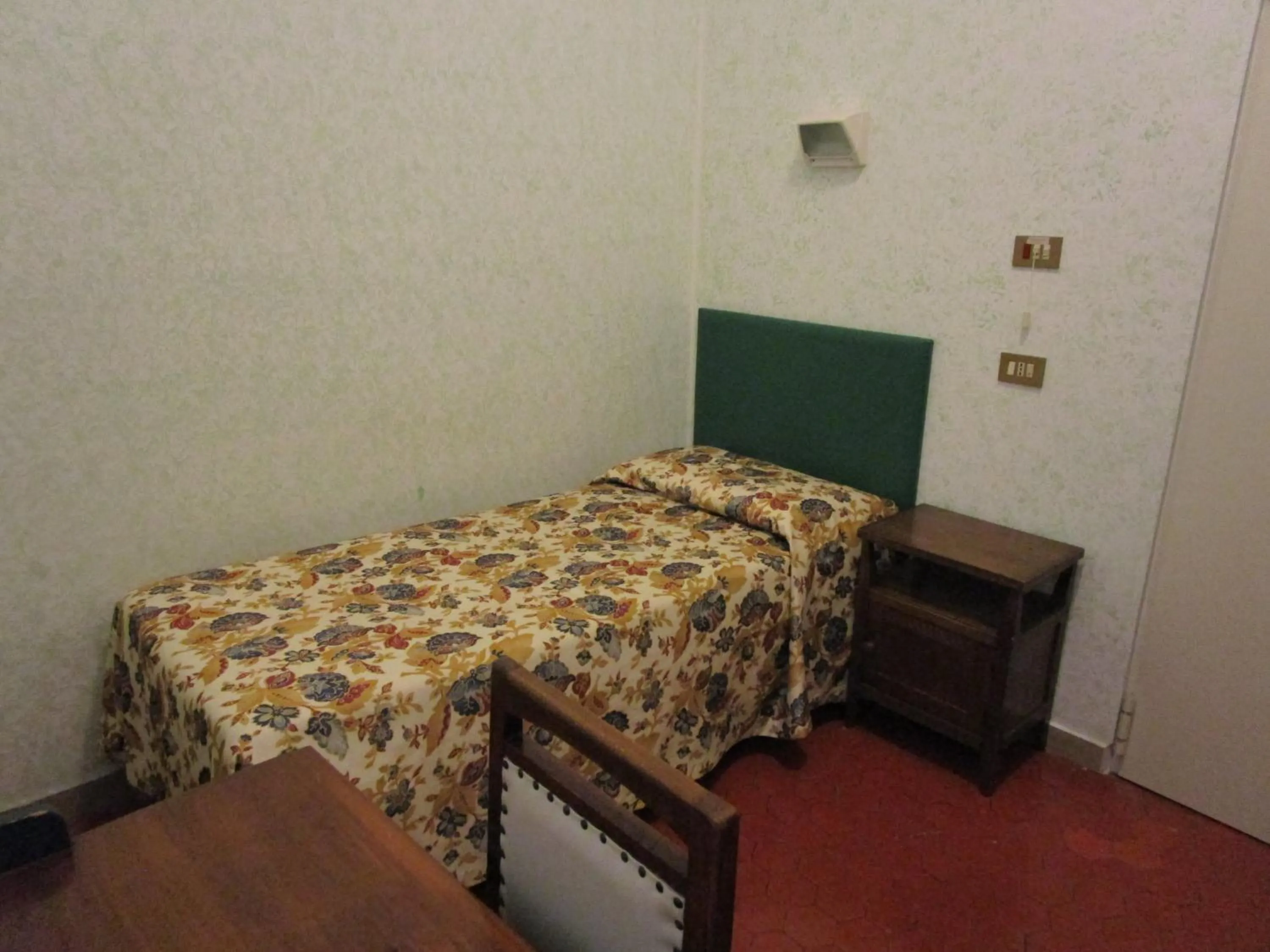 Photo of the whole room in Casa S. Giuseppe di Cluny