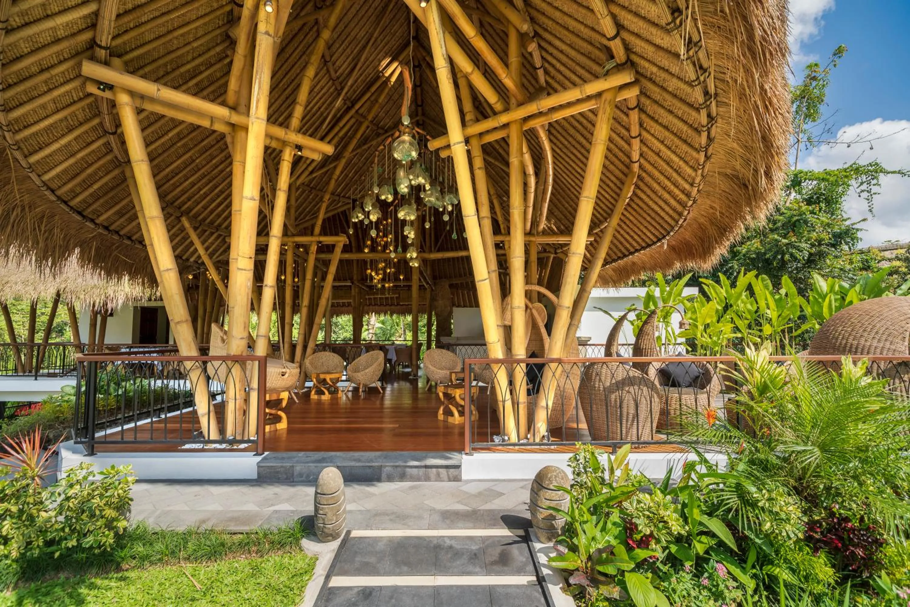 Lounge or bar in Keliki Luxury Lodge