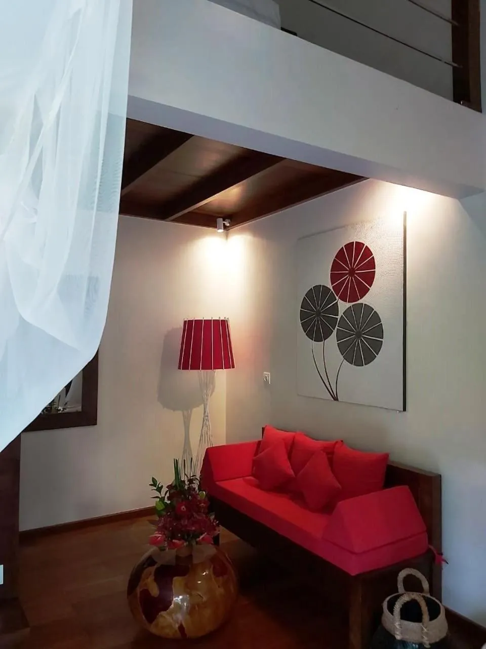 Seating area in Keliki Luxury Lodge