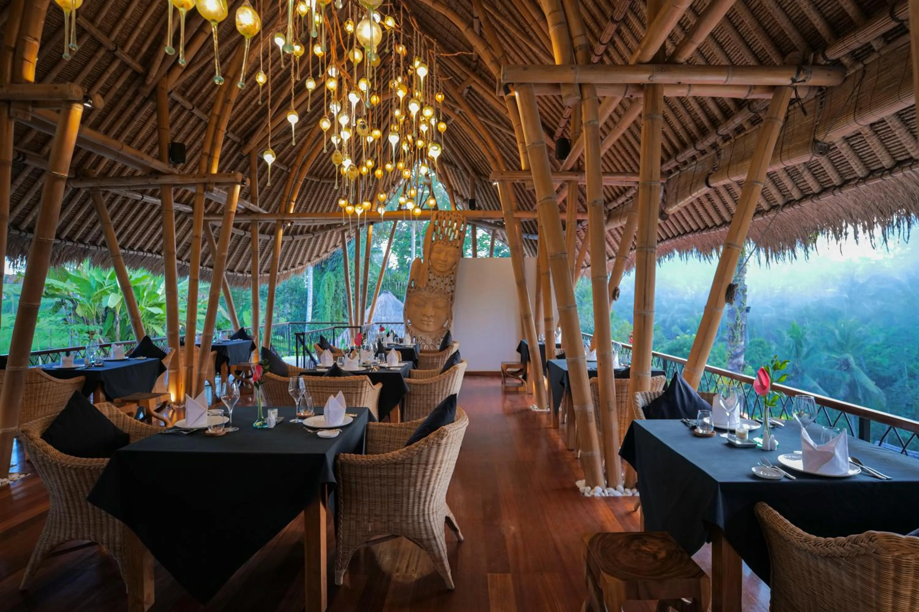 Restaurant/places to eat in Keliki Luxury Lodge