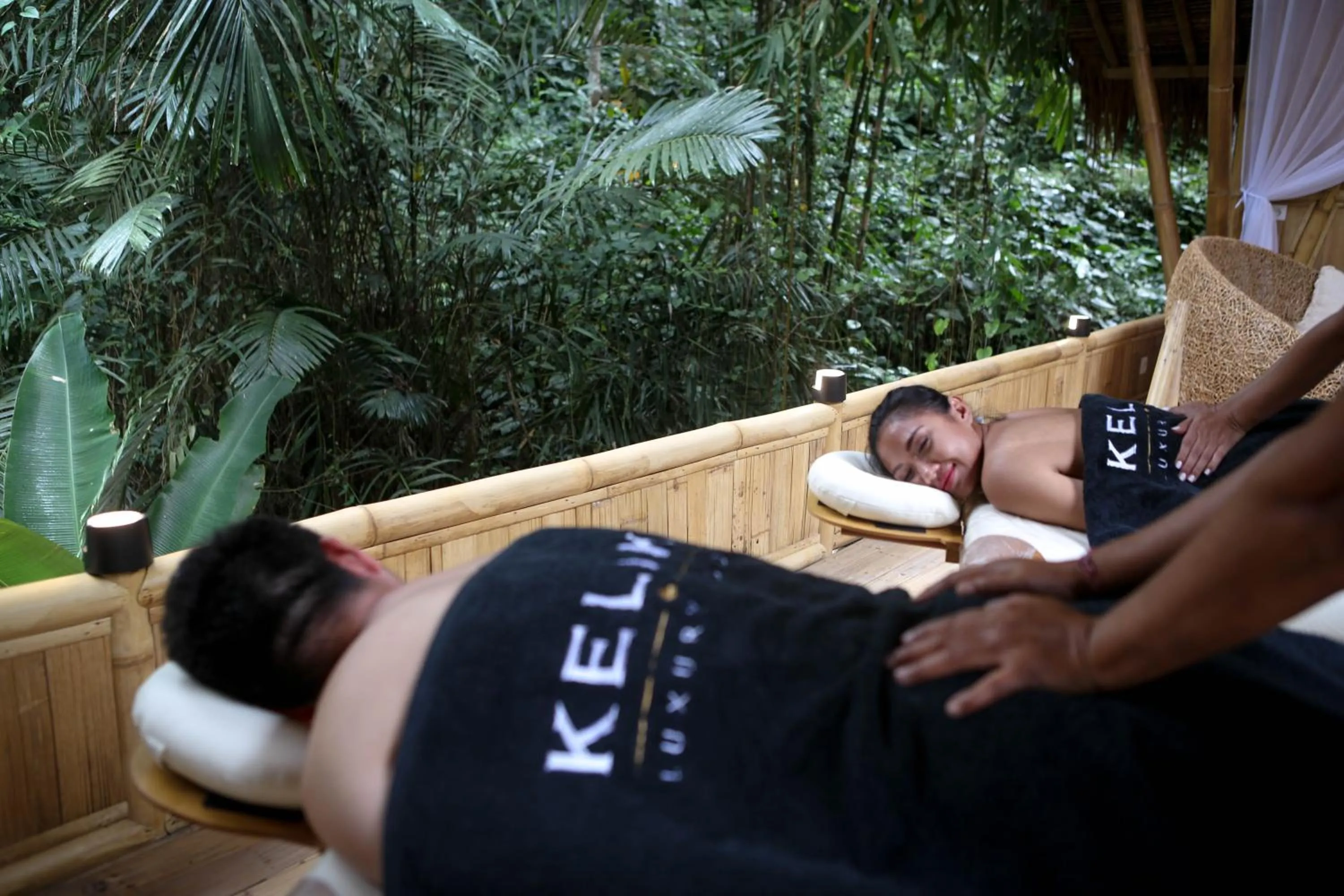 Massage in Keliki Luxury Lodge