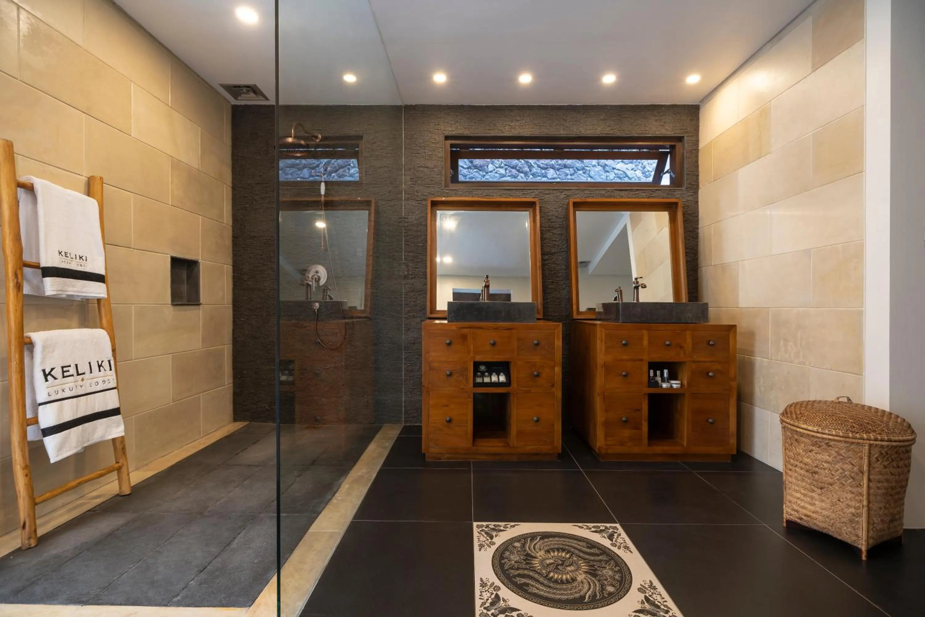 Bathroom in Keliki Luxury Lodge