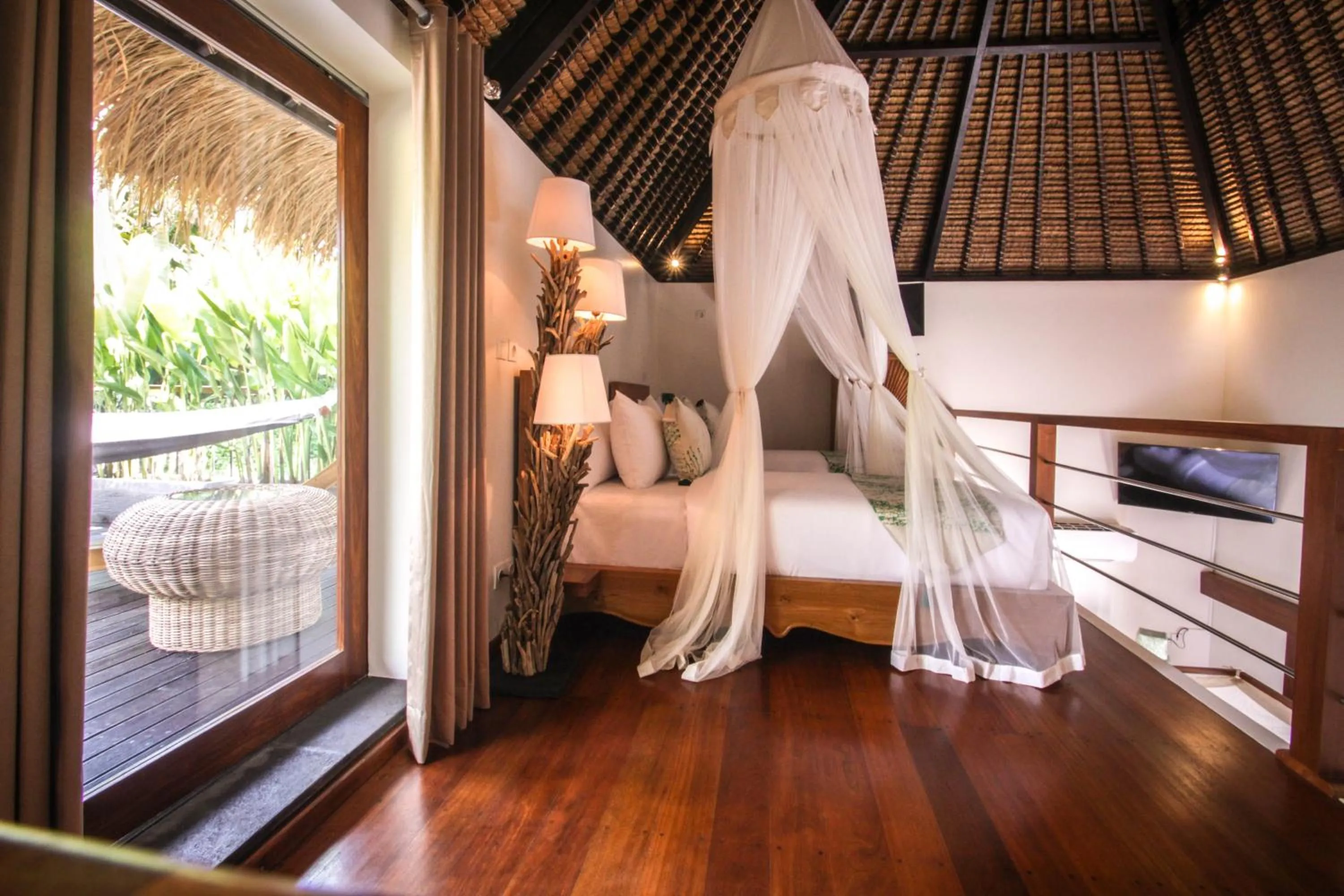 Bed in Keliki Luxury Lodge