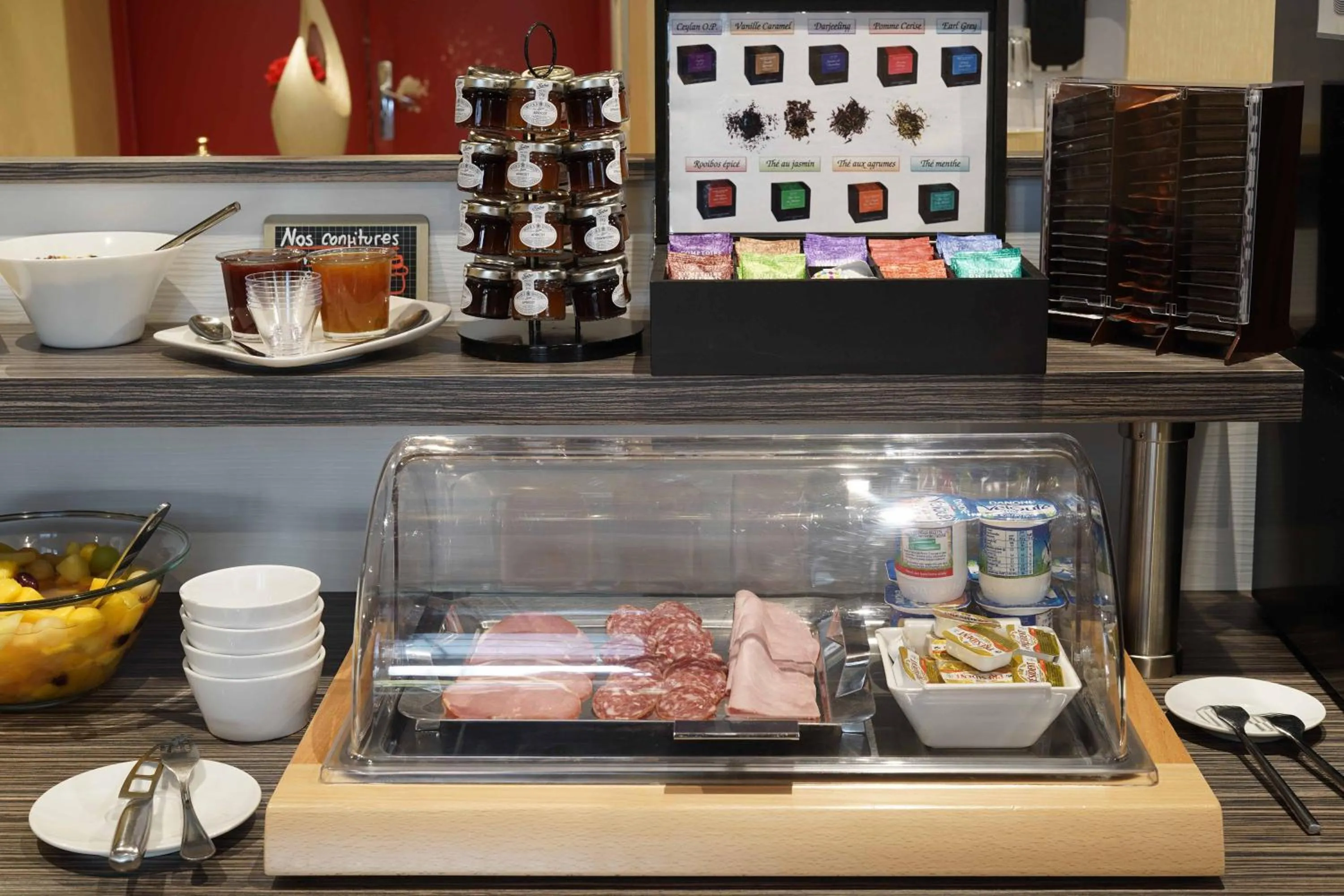 Buffet breakfast in Cit'Hotel La Résidence