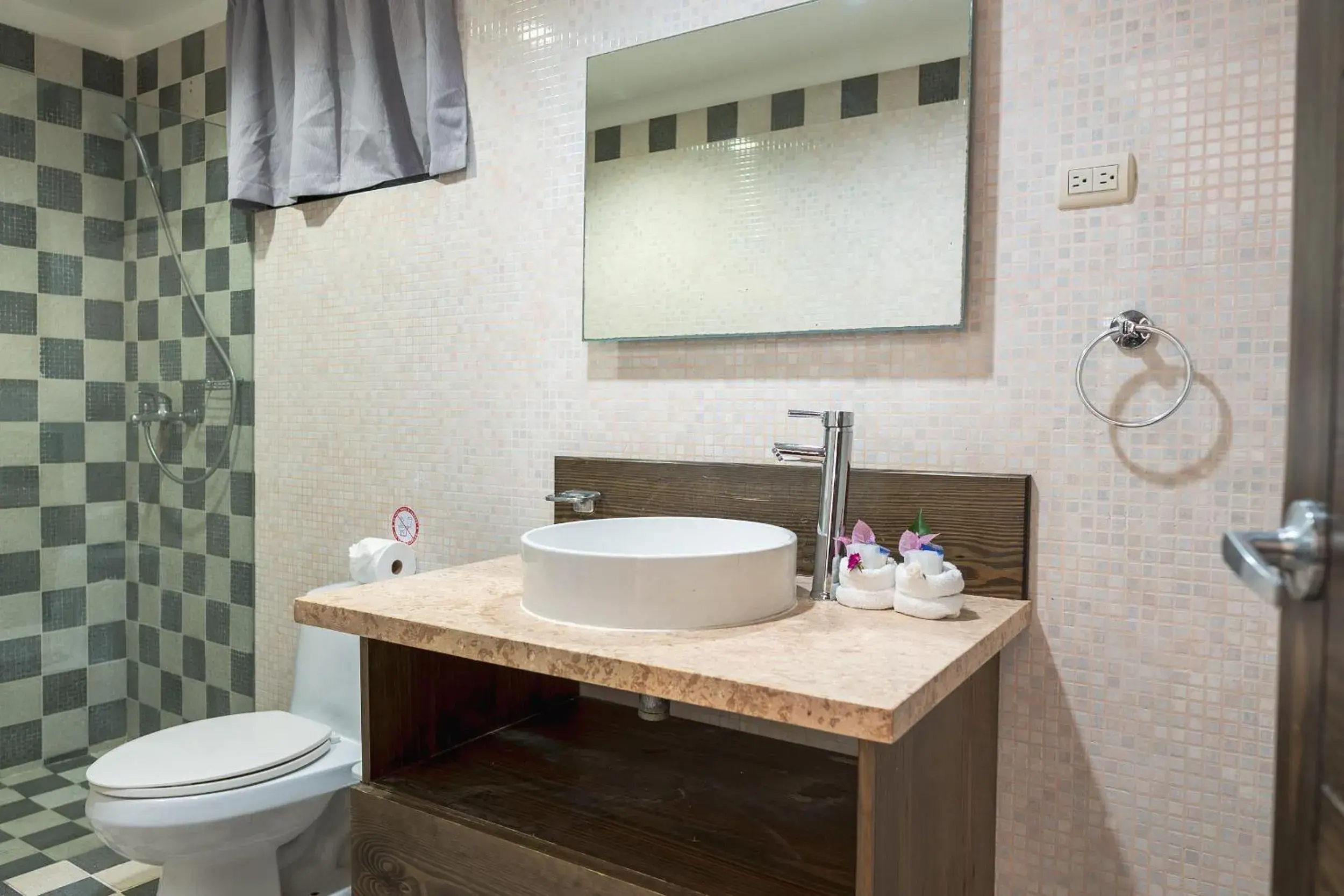 Superior Double or Twin Room with Garden View in Hotel Silvestre Superior Double or Twin Room with Garden View in Hotel Silvestre