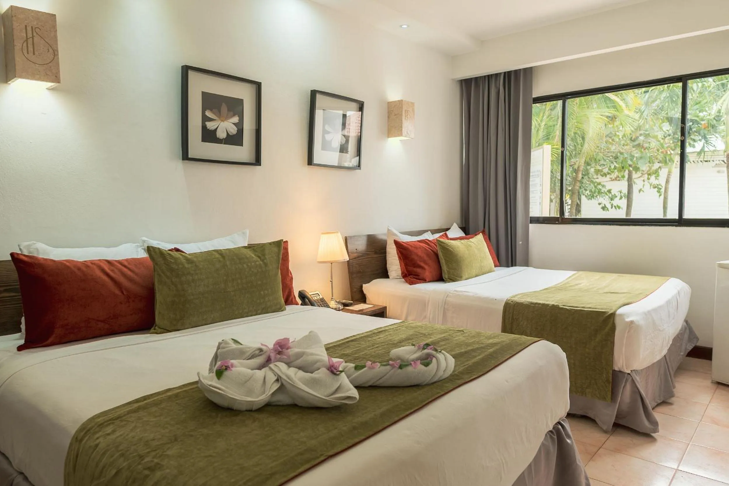 Property building, Bed in Hotel Silvestre
