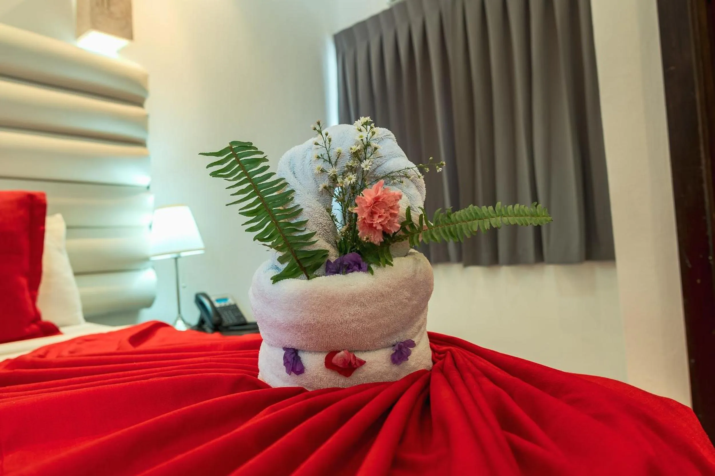 Property building, Bed in Hotel Silvestre