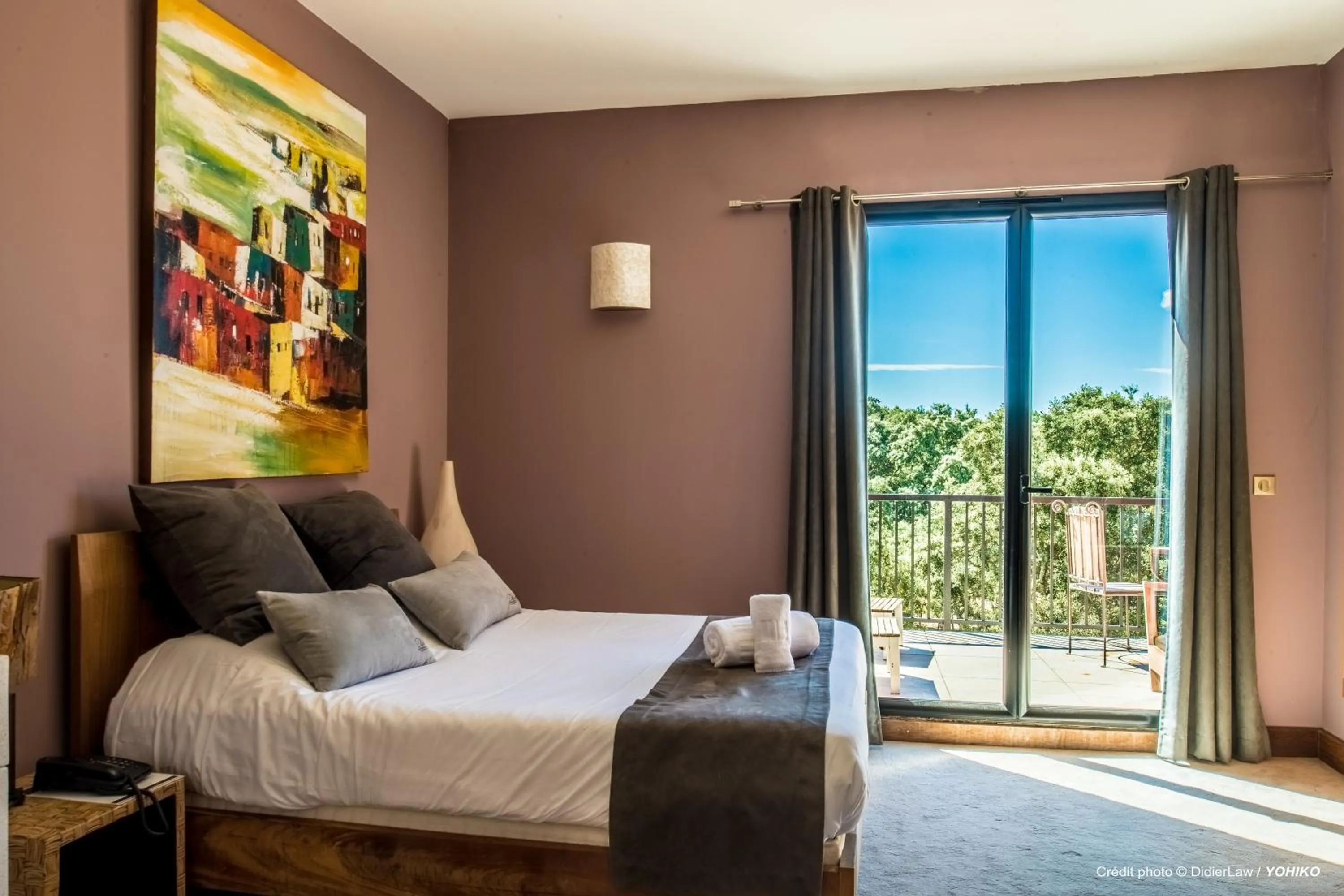 Bed in Hotel restaurant Spa Disini Montpellier Est, The Originals Relais