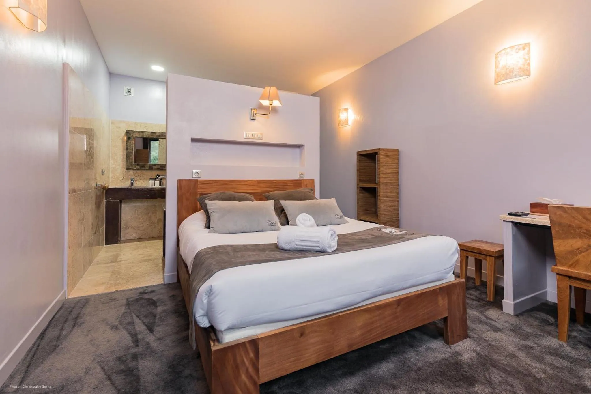 Bed in Hotel restaurant Spa Disini Montpellier Est, The Originals Relais